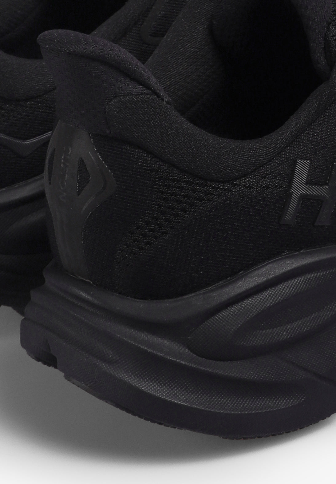 HOKA | ZAPATILLA CLIFTON 10 HOMBRE