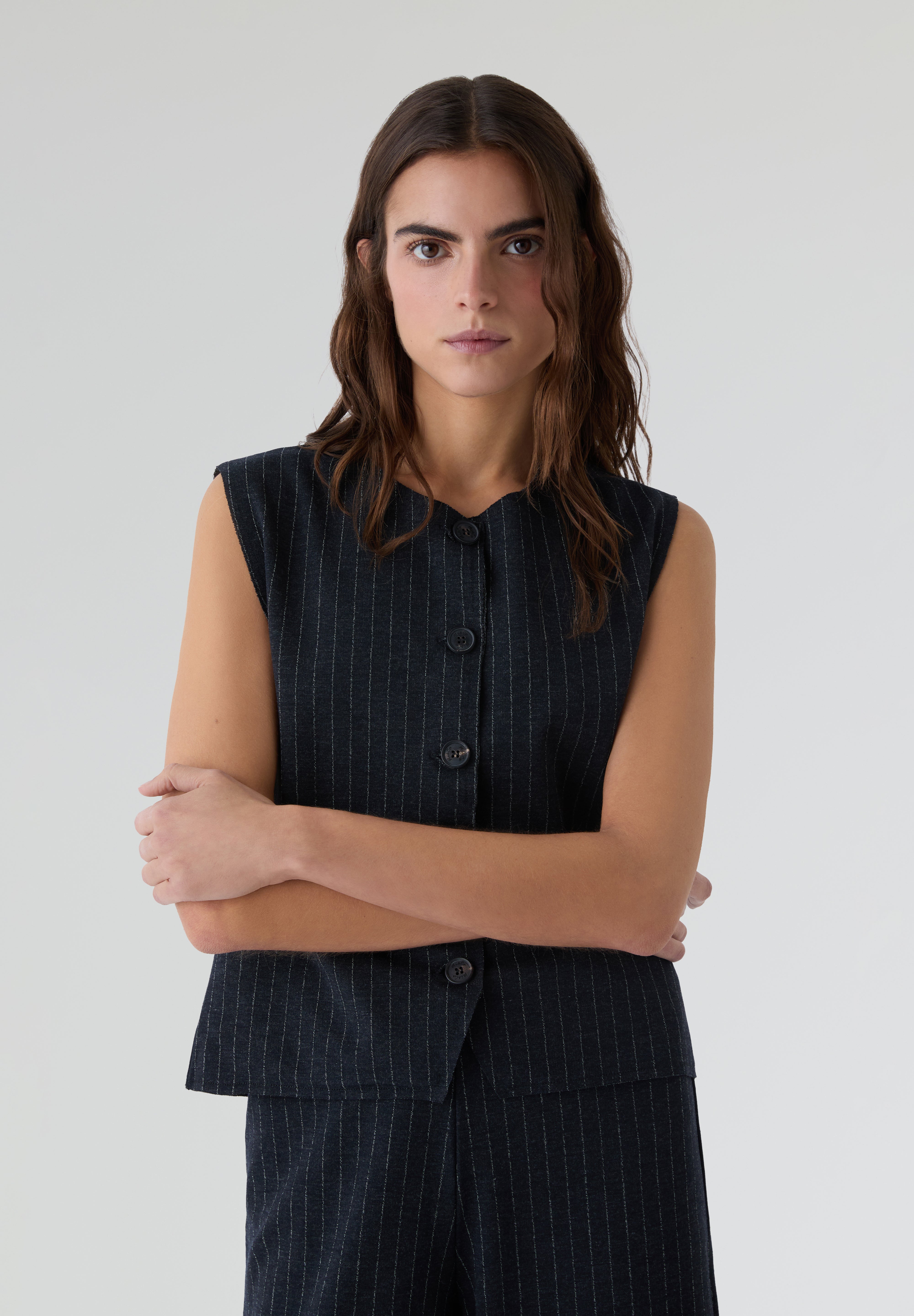 MI&CO | CHALECO RAYA DIPLOMÁTICA FRANCIS