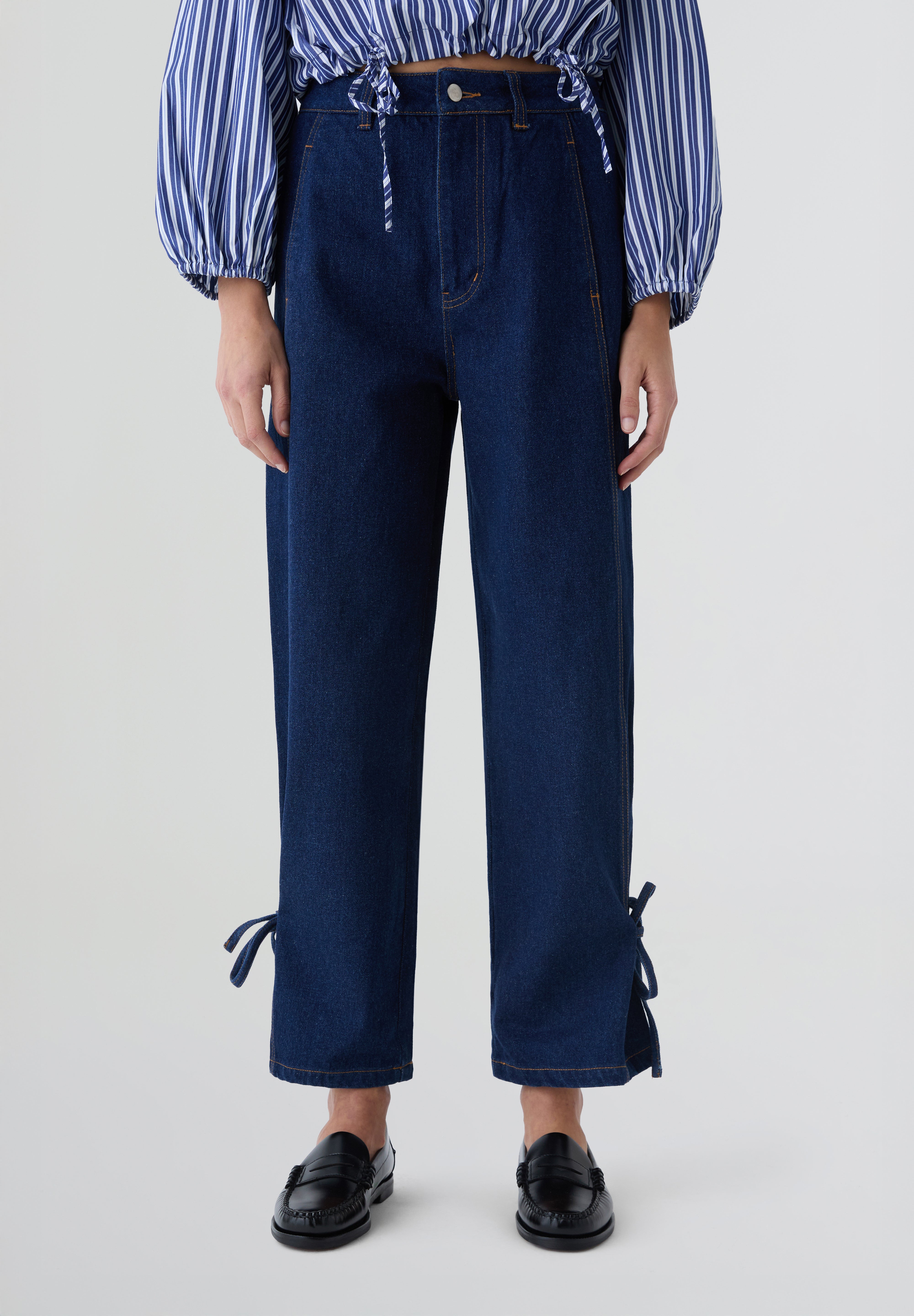 THE TINY BIG SISTER | VAQUEROS LACE CUTLINES