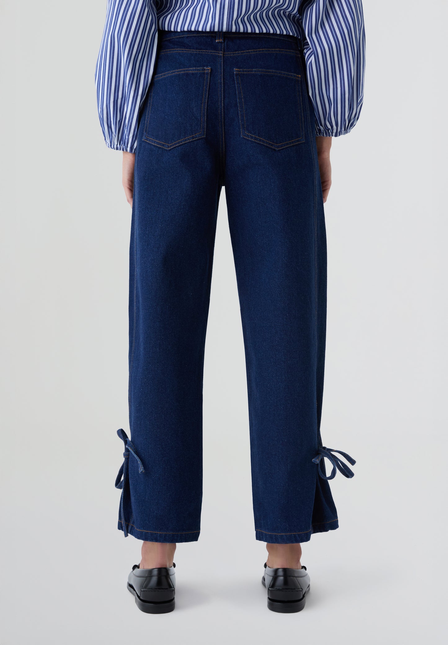 THE TINY BIG SISTER | VAQUEROS LACE CUTLINES