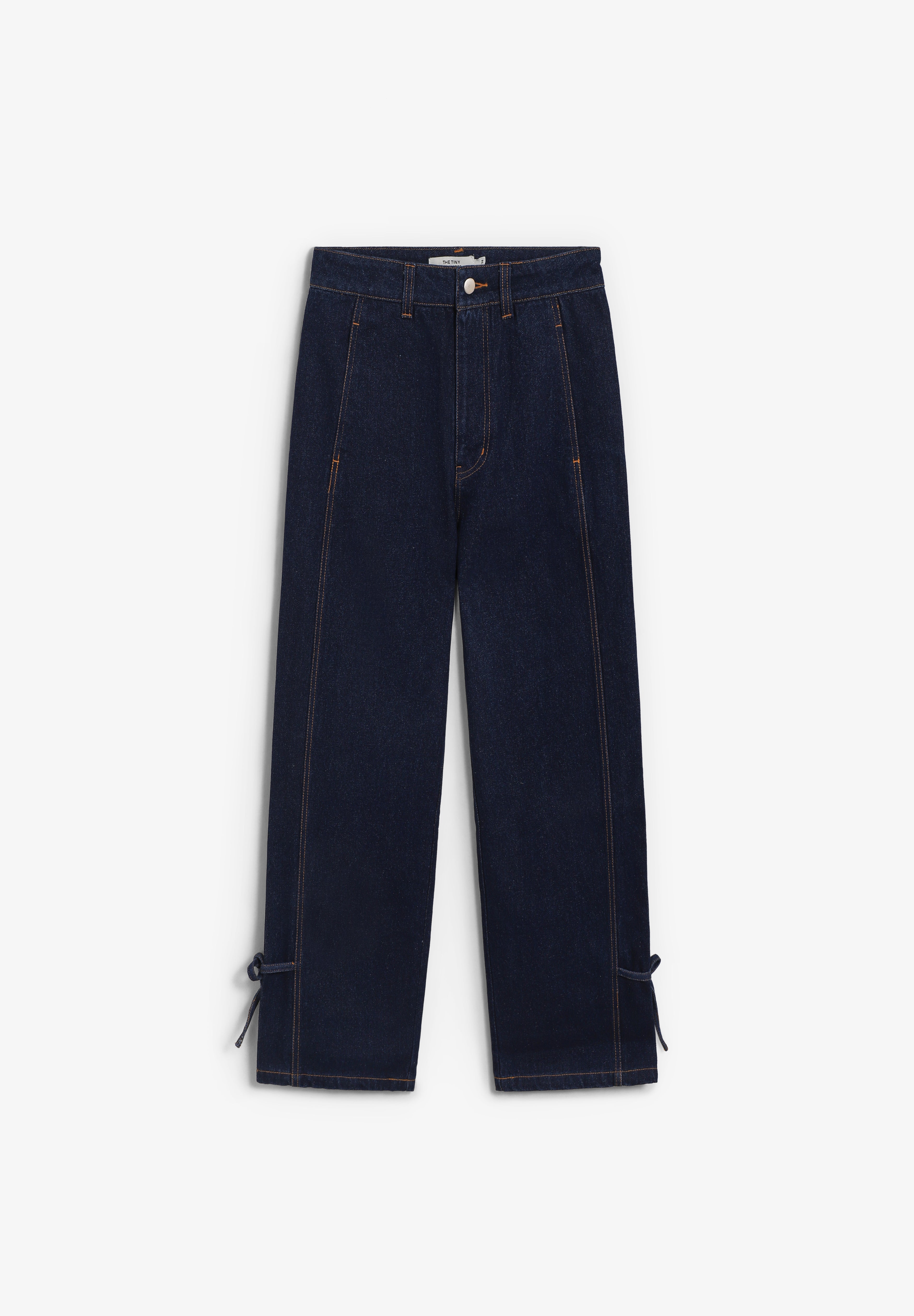 THE TINY BIG SISTER | VAQUEROS LACE CUTLINES