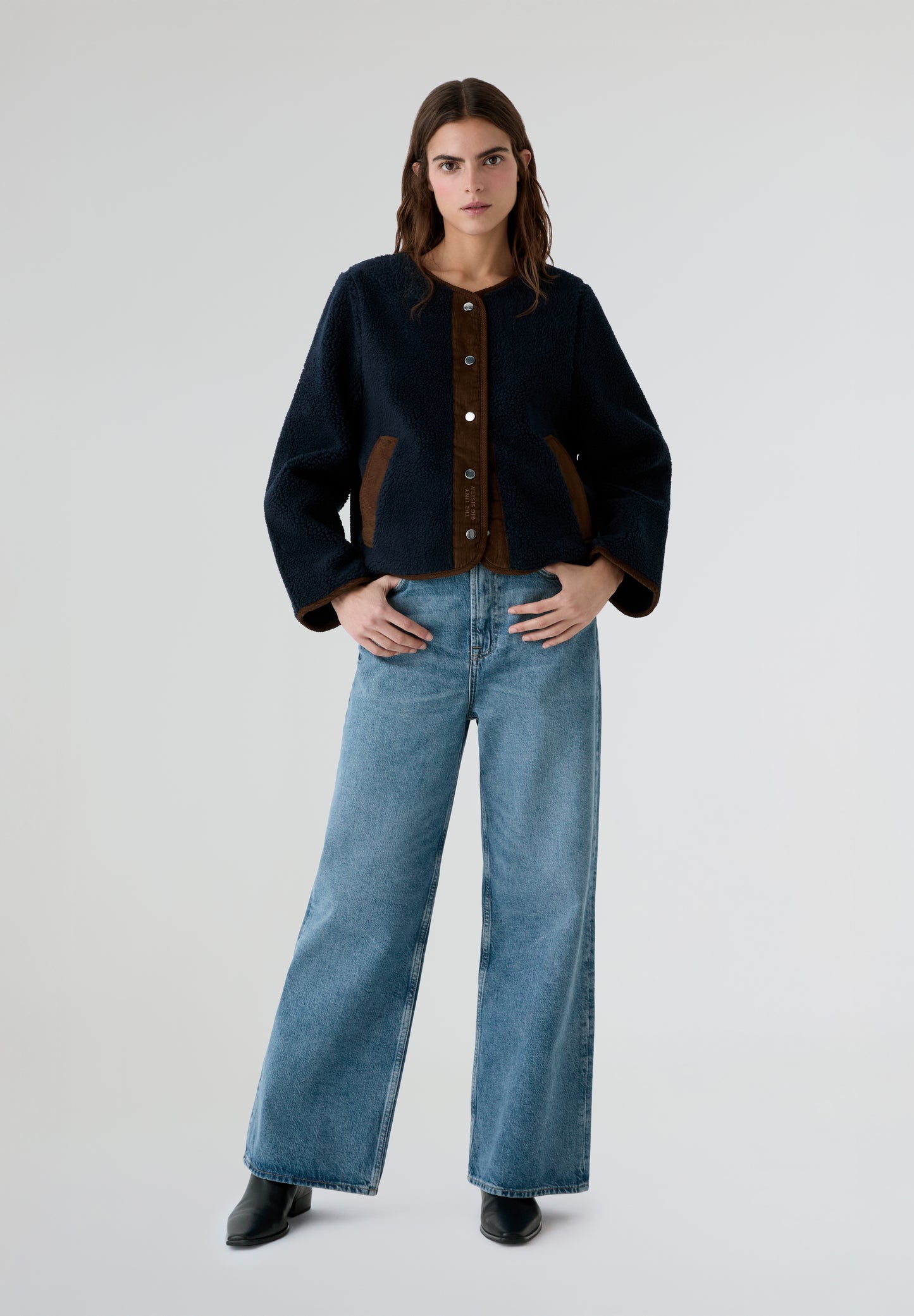 THE TINY BIG SISTER | CHAQUETA SHERPA