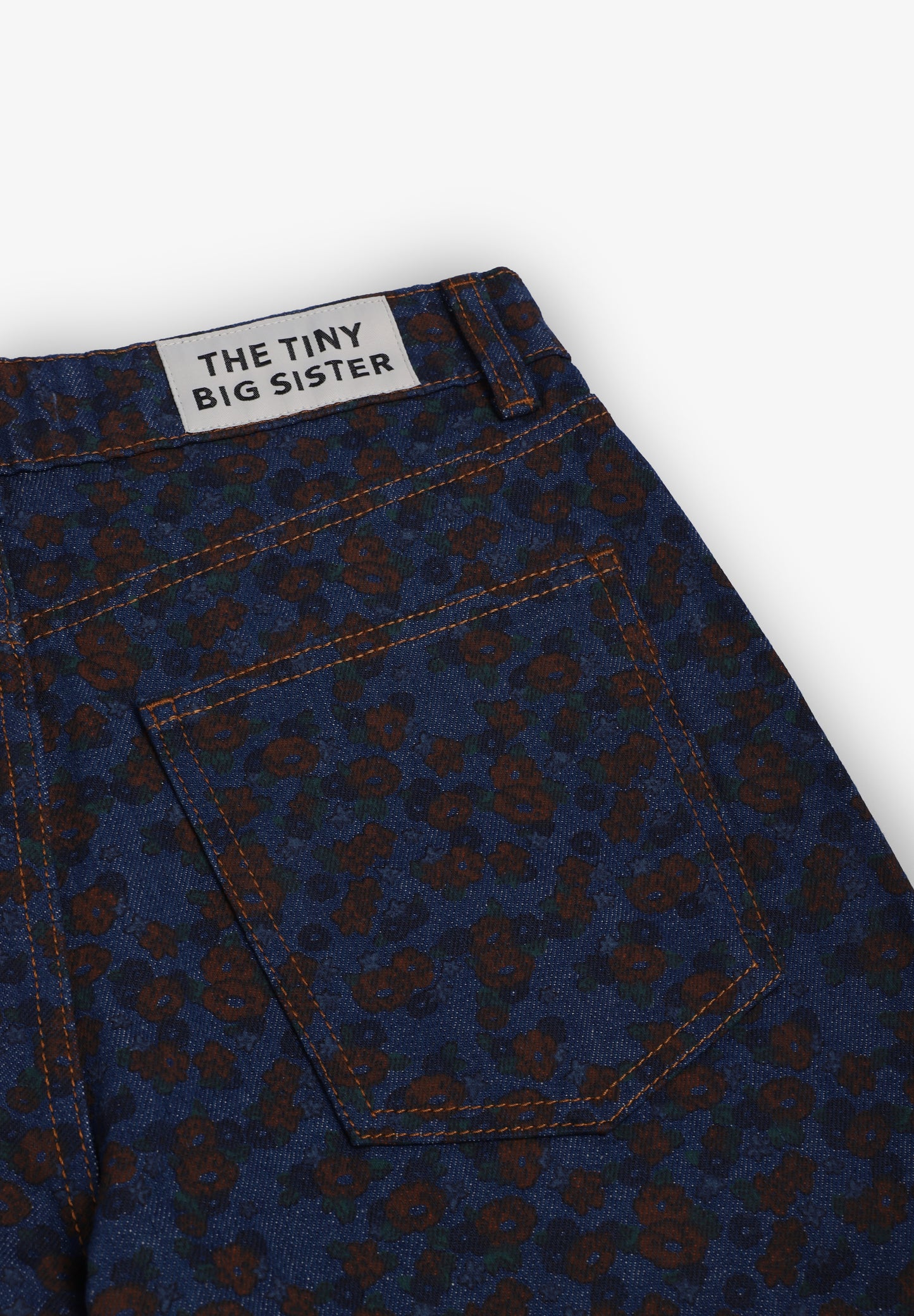 THE TINY BIG SISTER | VAQUEROS BERTA FLOWERS