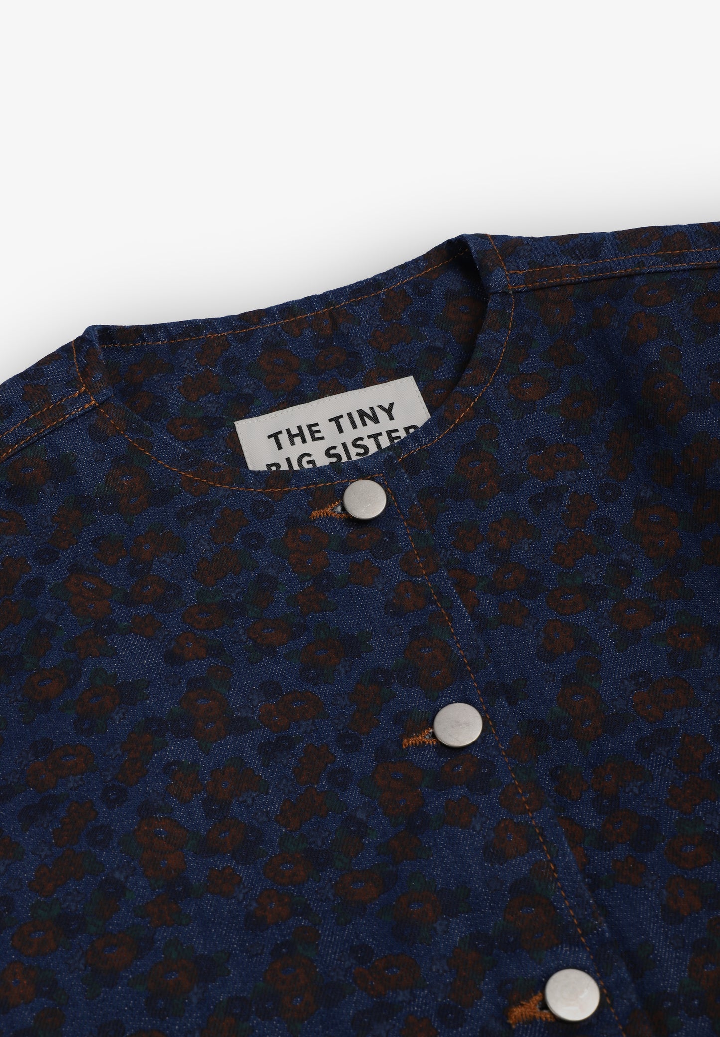 THE TINY BIG SISTER | CHAQUETA FLOWERS CROPPED