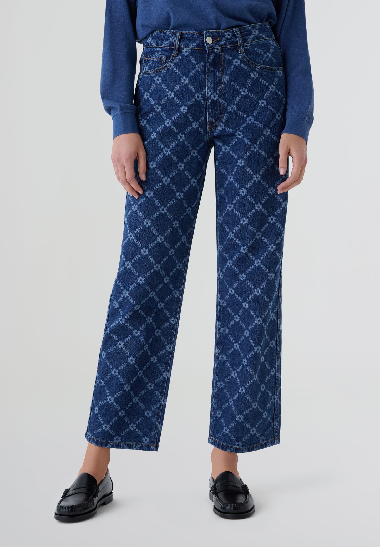 THE TINY BIG SISTER | VAQUEROS FLOWERS GRID MARU