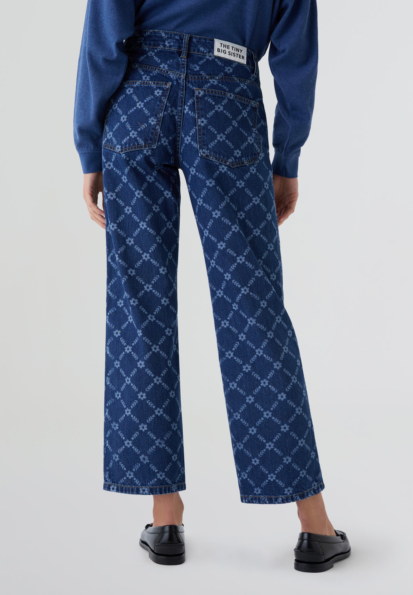 THE TINY BIG SISTER | VAQUEROS FLOWERS GRID MARU