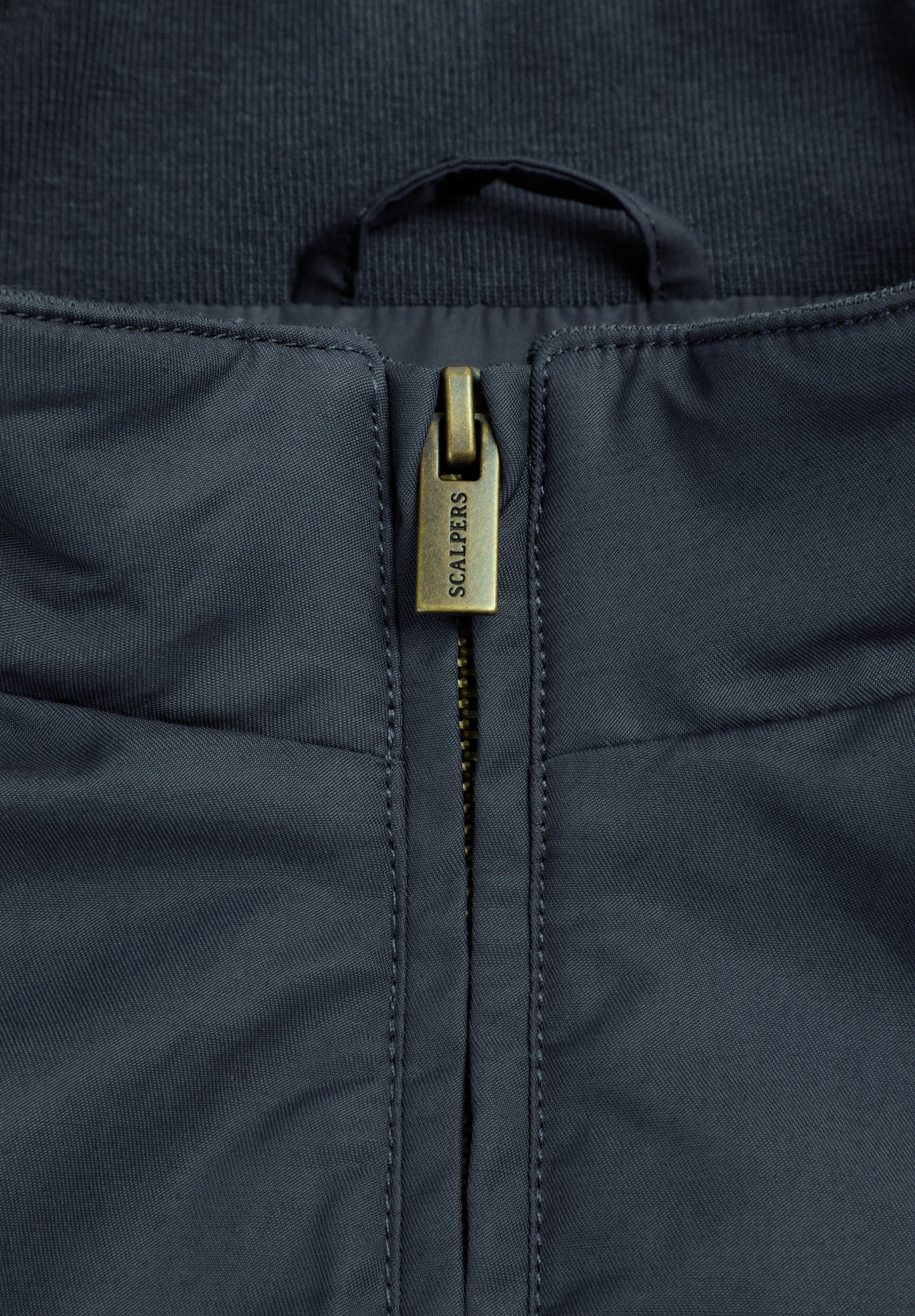 CHAQUETA BOMBER CUELLO ALTO