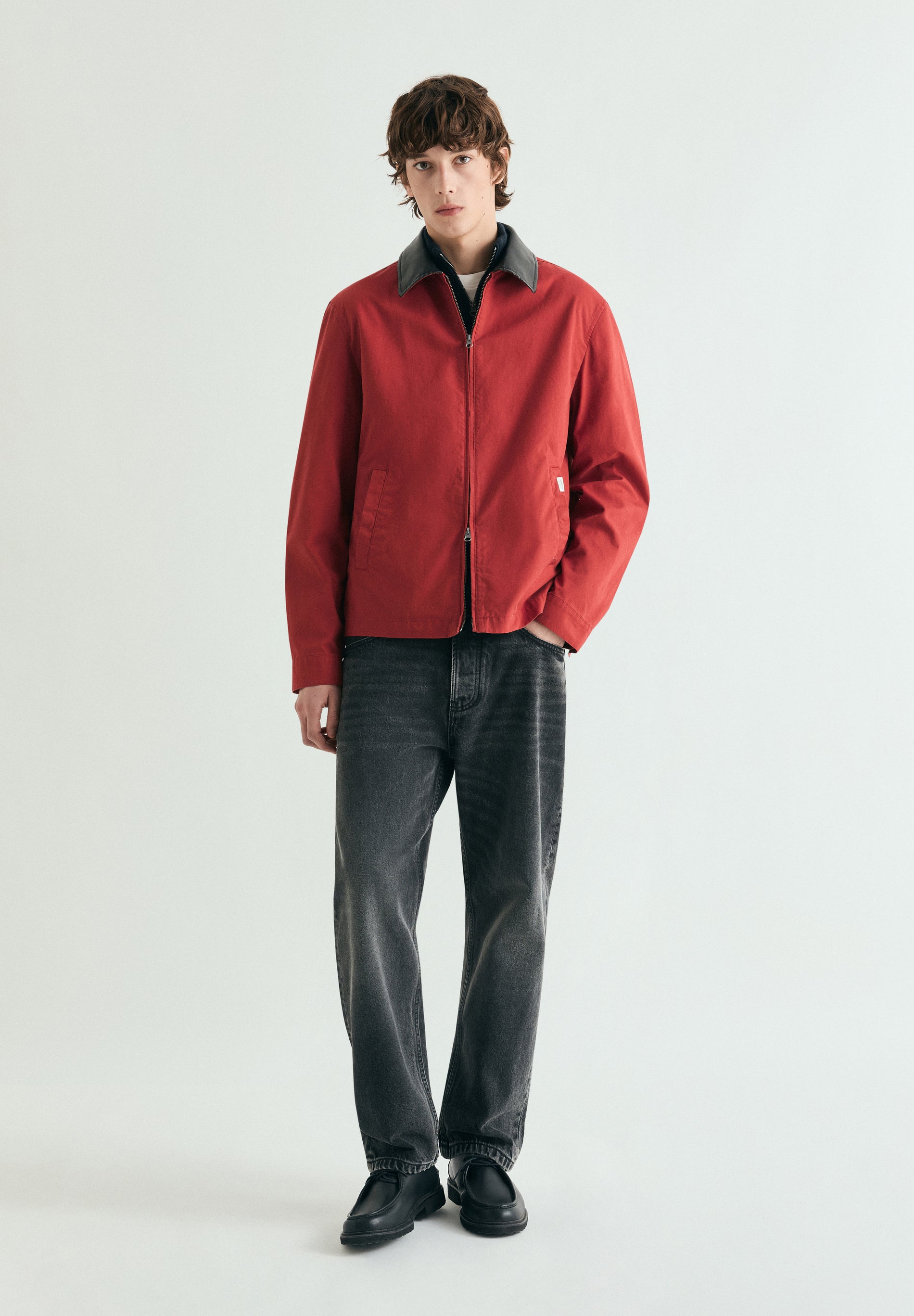 CHAQUETA BOMBER CUELLO CONTRASTE