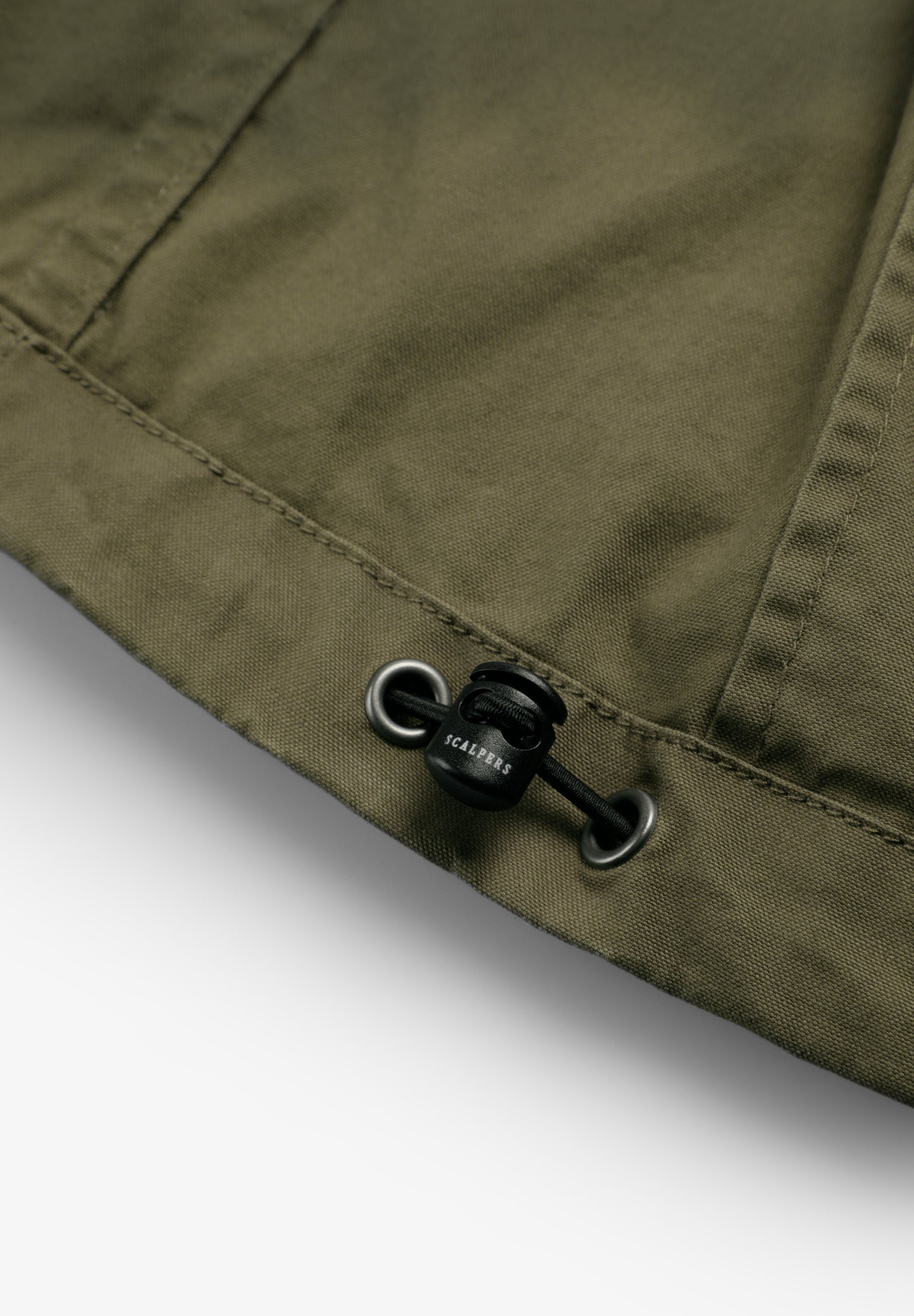 CHAQUETA MILITAR CON CAPUCHA OCULTA