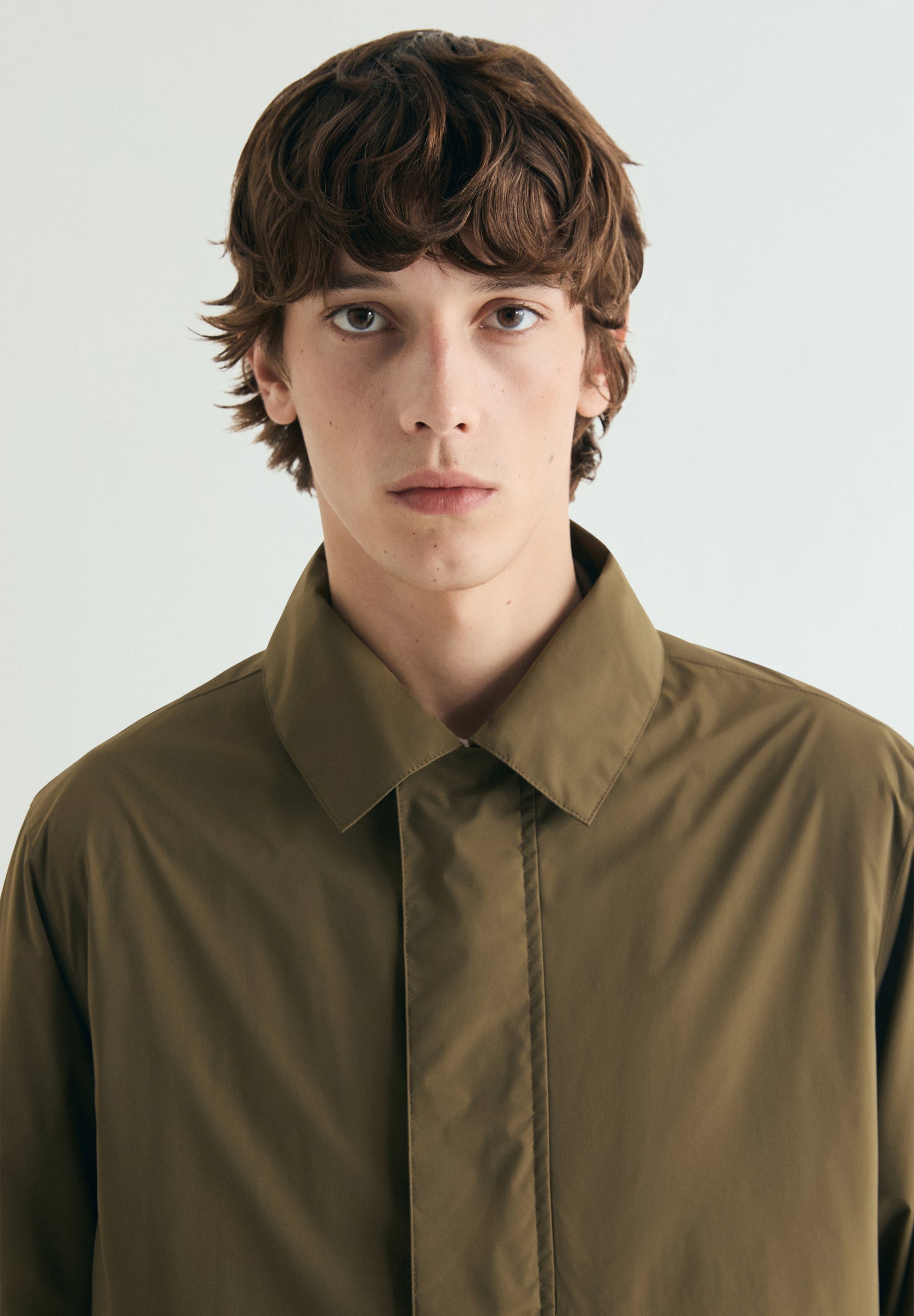 CHAQUETA TÉCNICA CON CREMALLERA