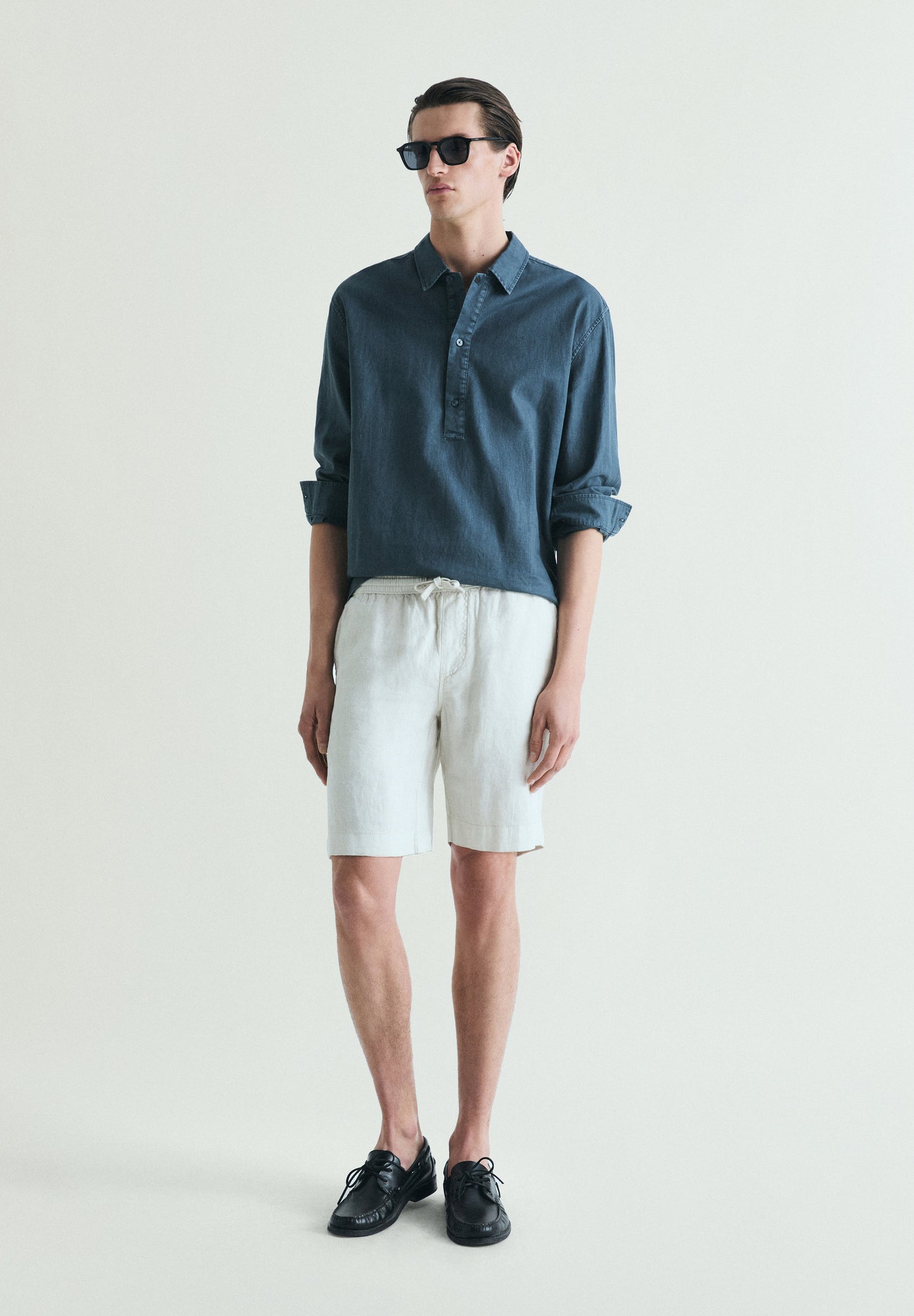 BERMUDAS LISAS LINO