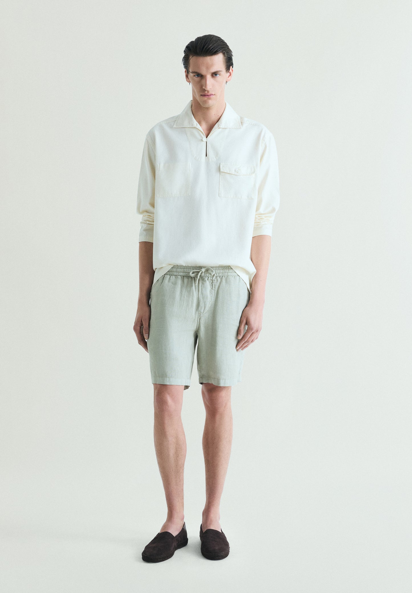 BERMUDAS LISAS LINO