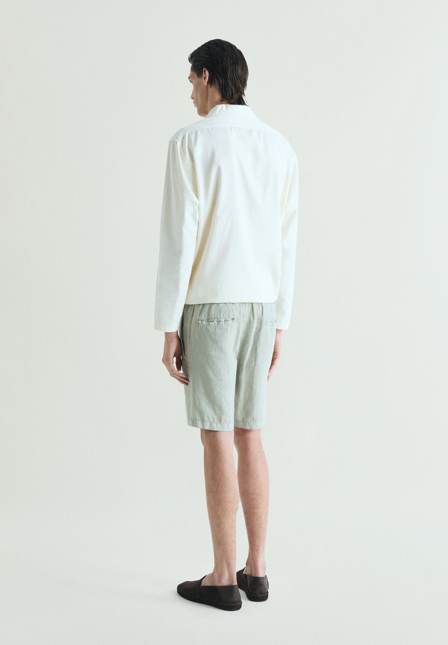 BERMUDAS LISAS LINO