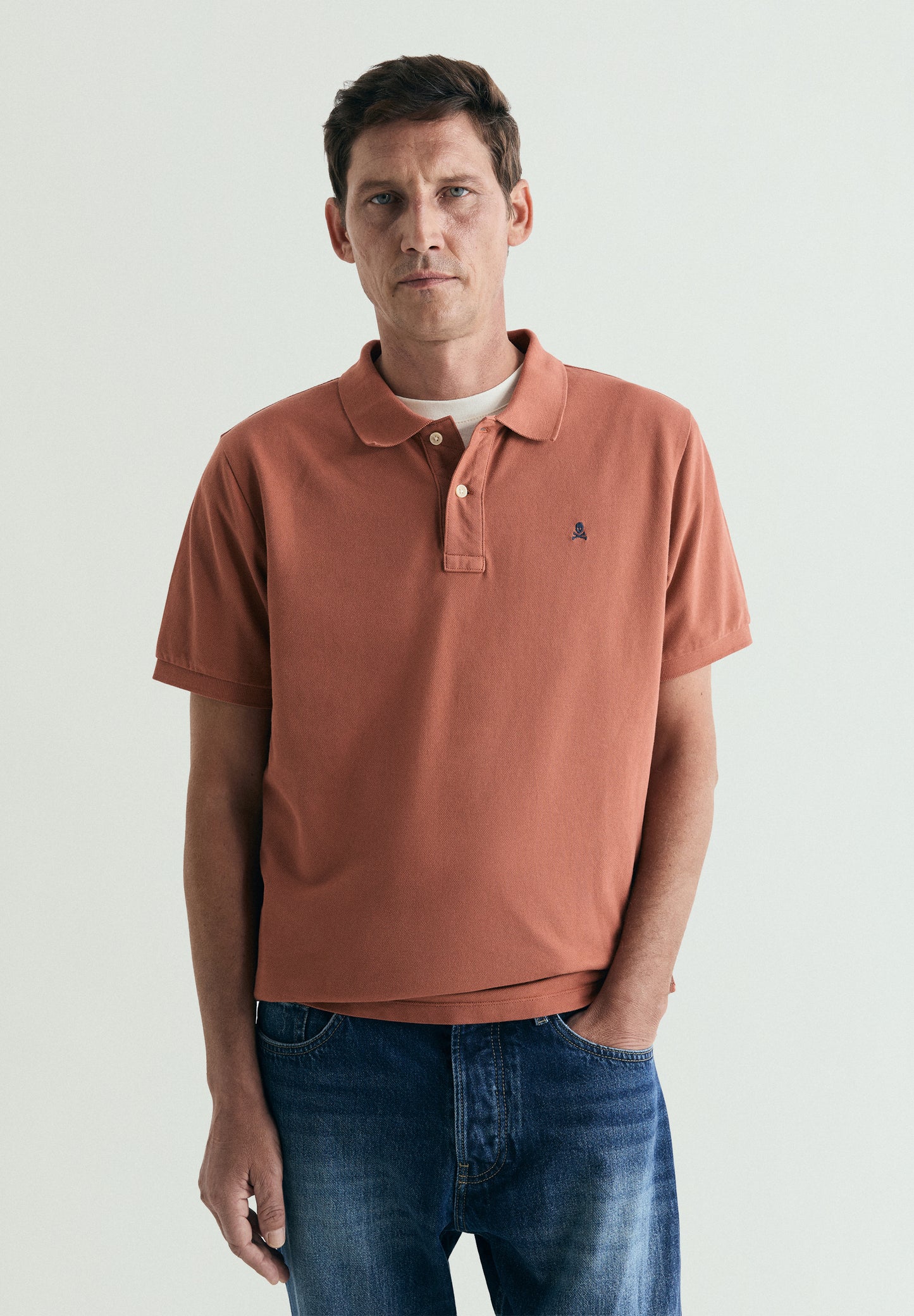 POLO DE PIQUÉ BORDADO CONTRASTE