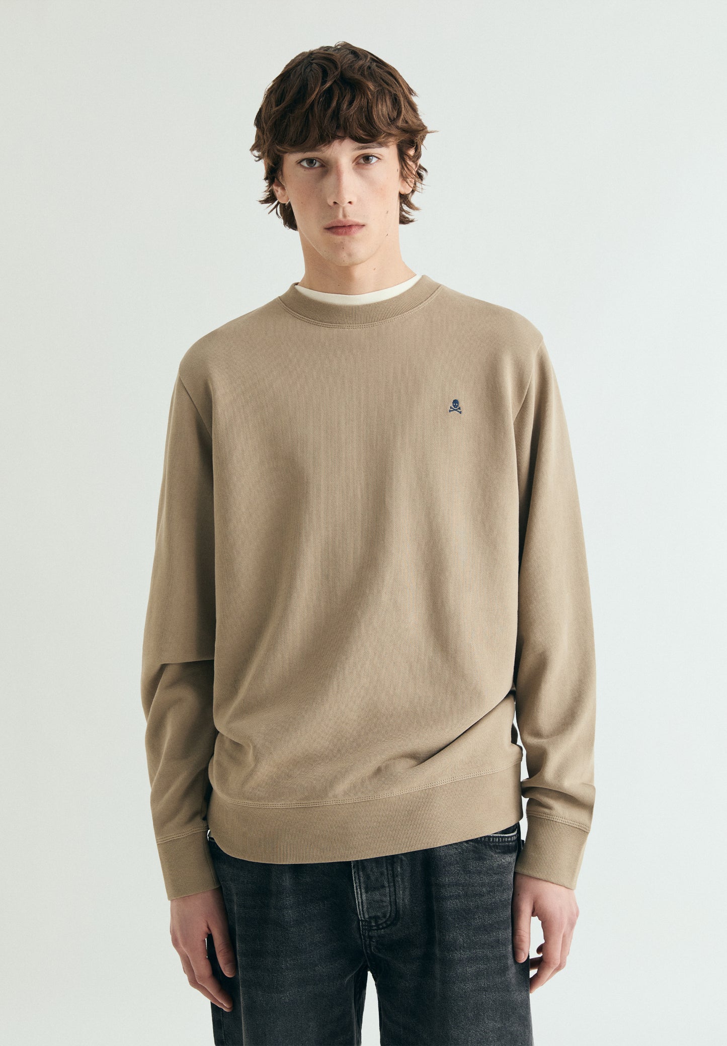 SUDADERA BORDADA CONTRASTE