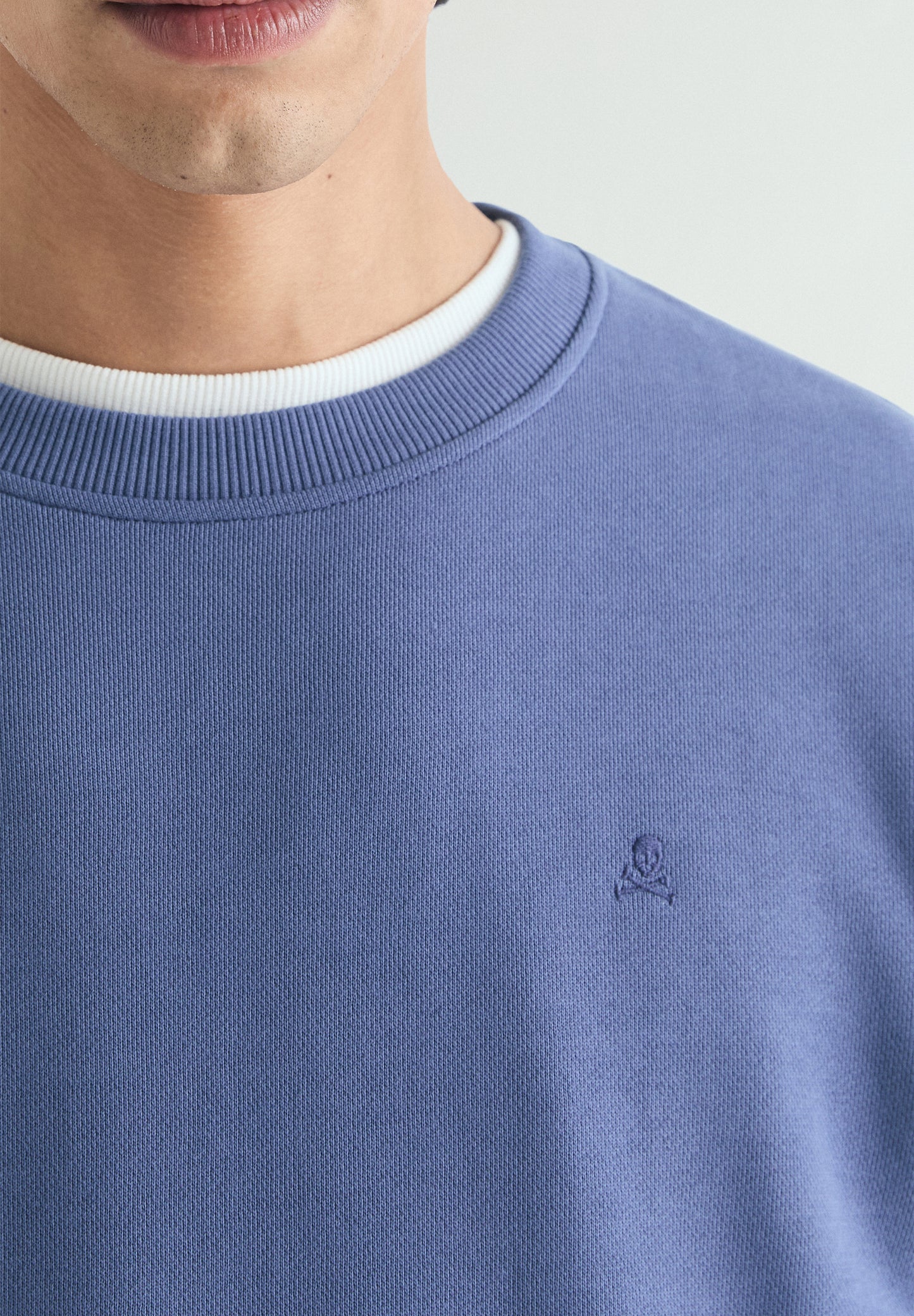 SUDADERA BORDADA WASHED