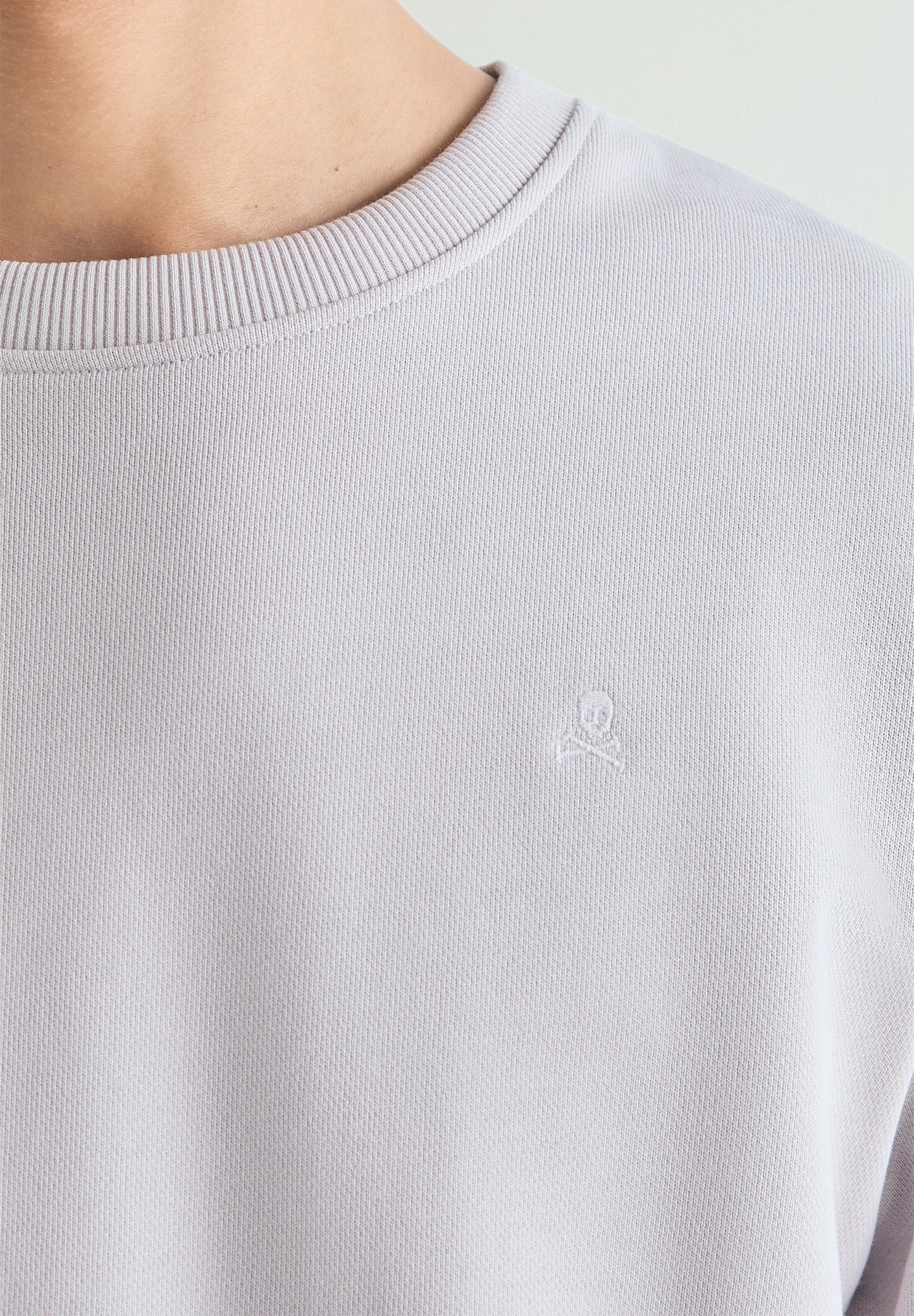 SUDADERA BORDADA WASHED