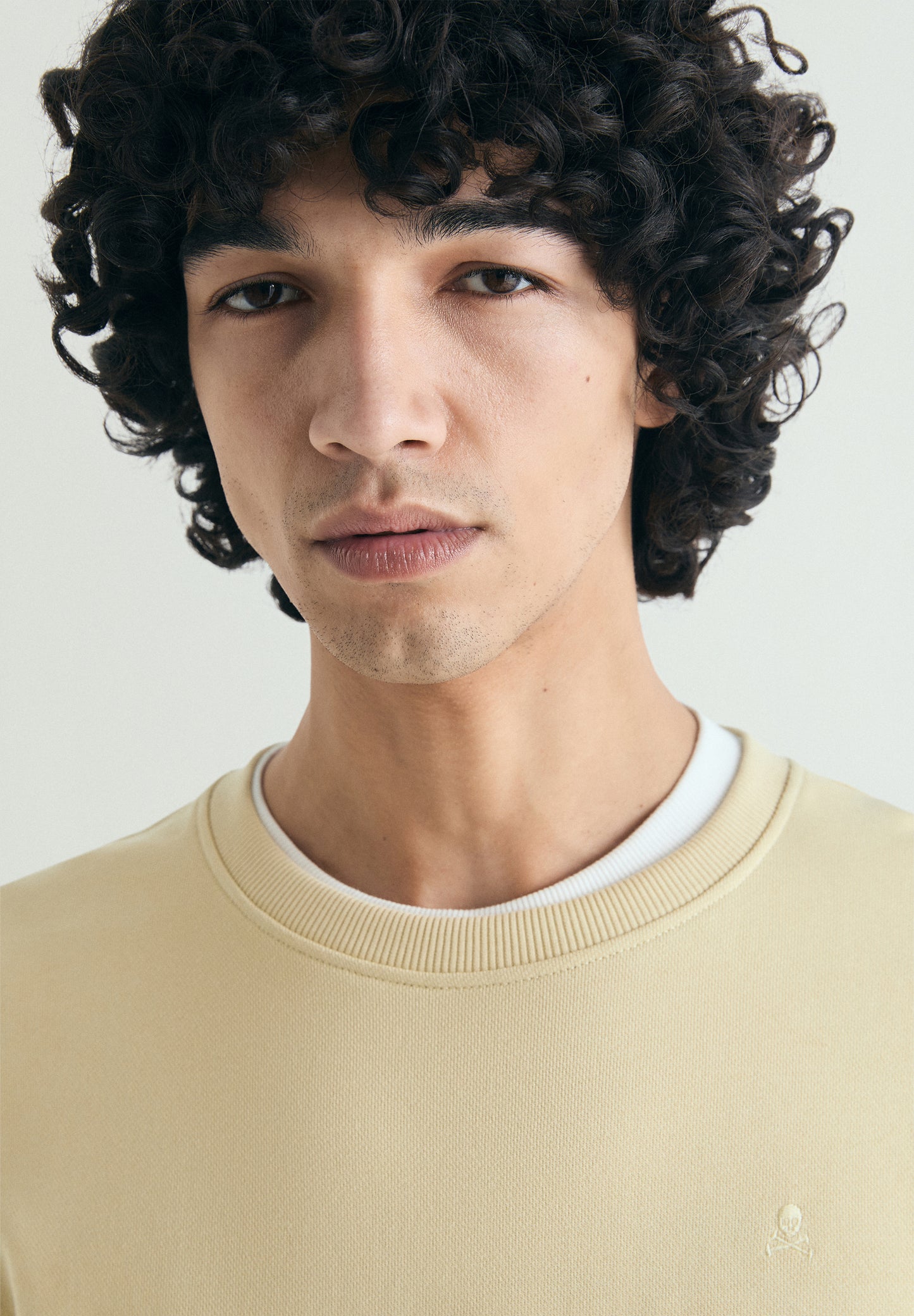 SUDADERA BORDADA WASHED