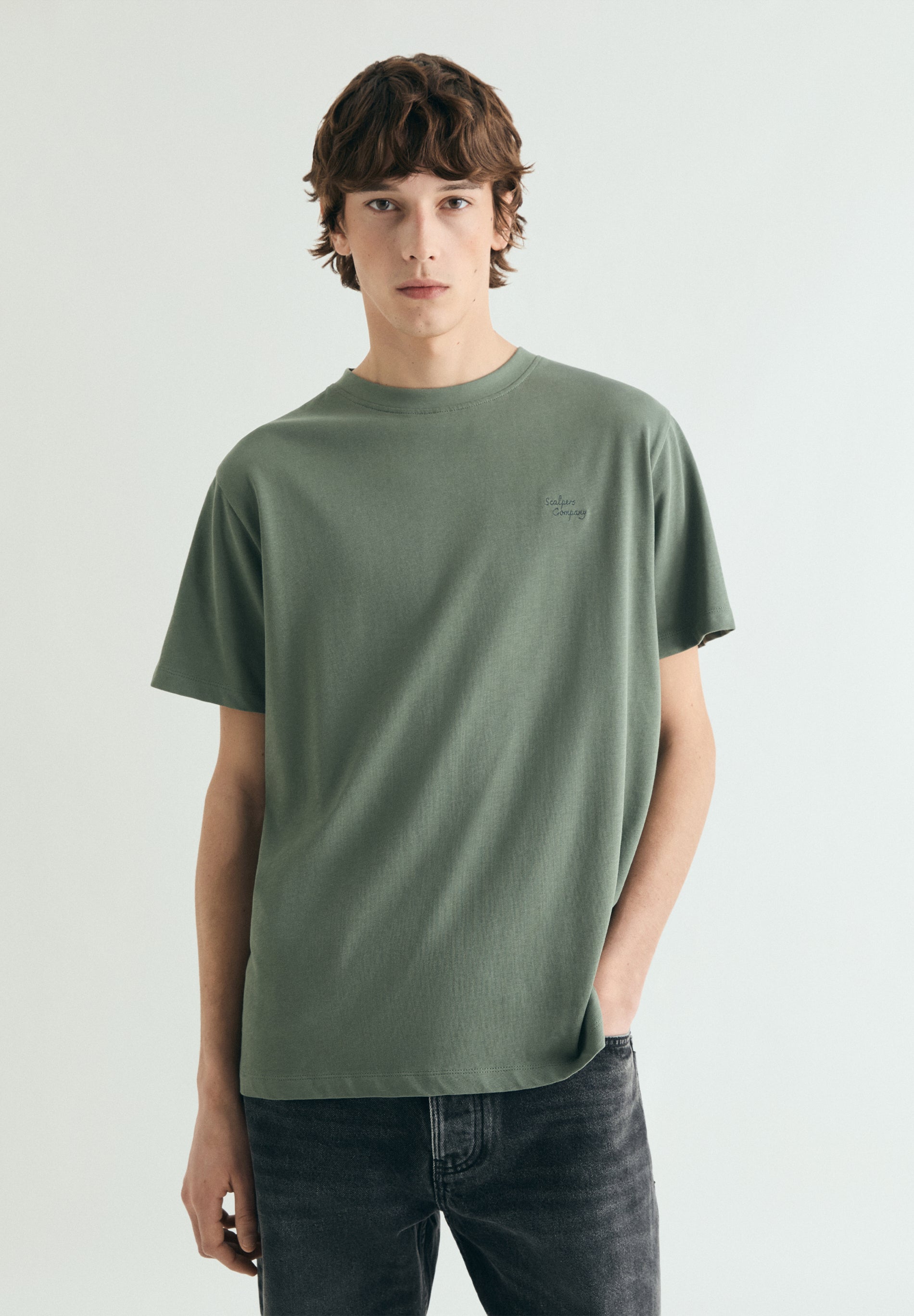 CAMISETA BORDADA MEDIUM WEIGHT
