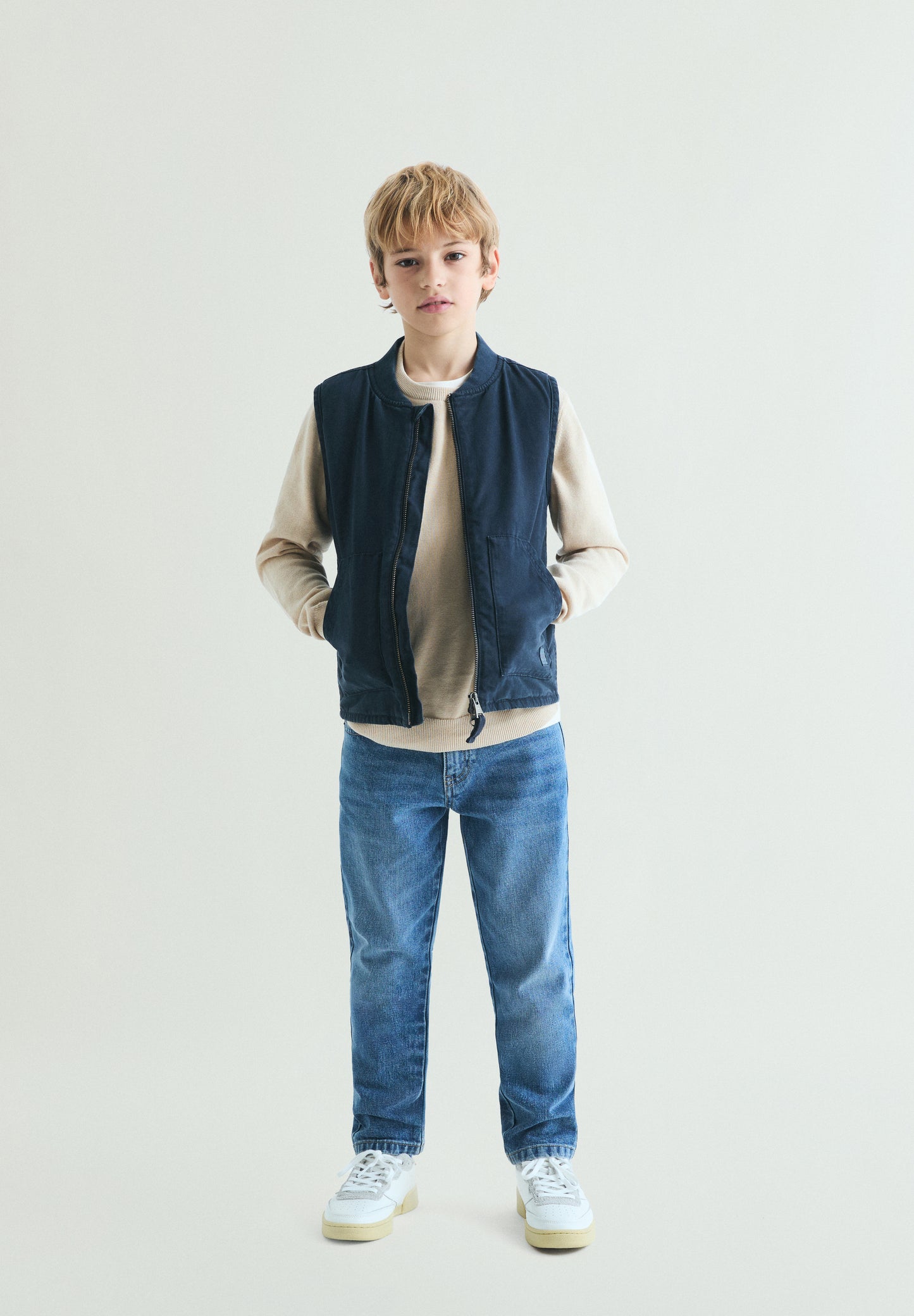 CHALECO DENIM CON CREMALLERA