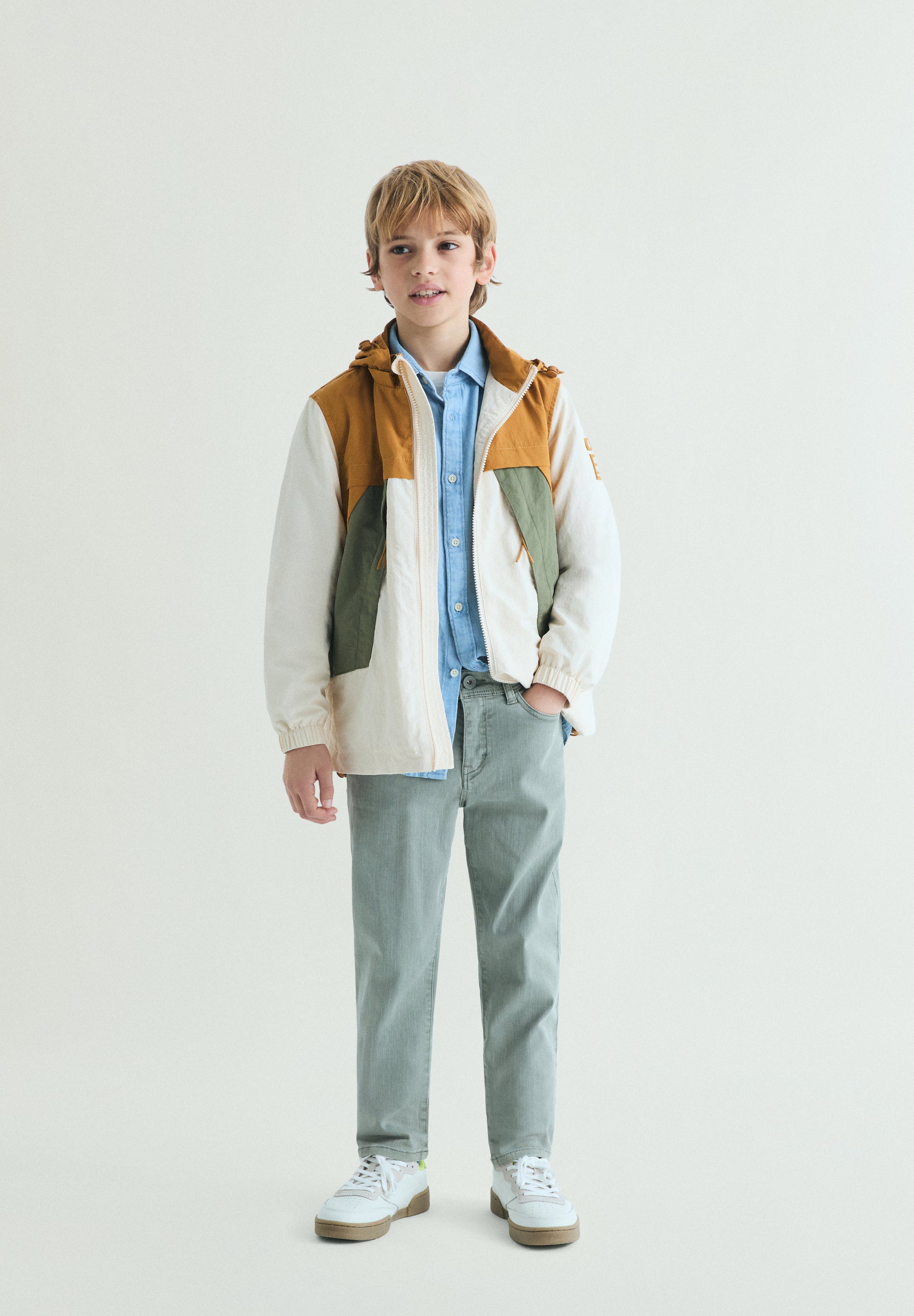 PANTALÓN SLIM FIT DE CINCO BOLSILLOS