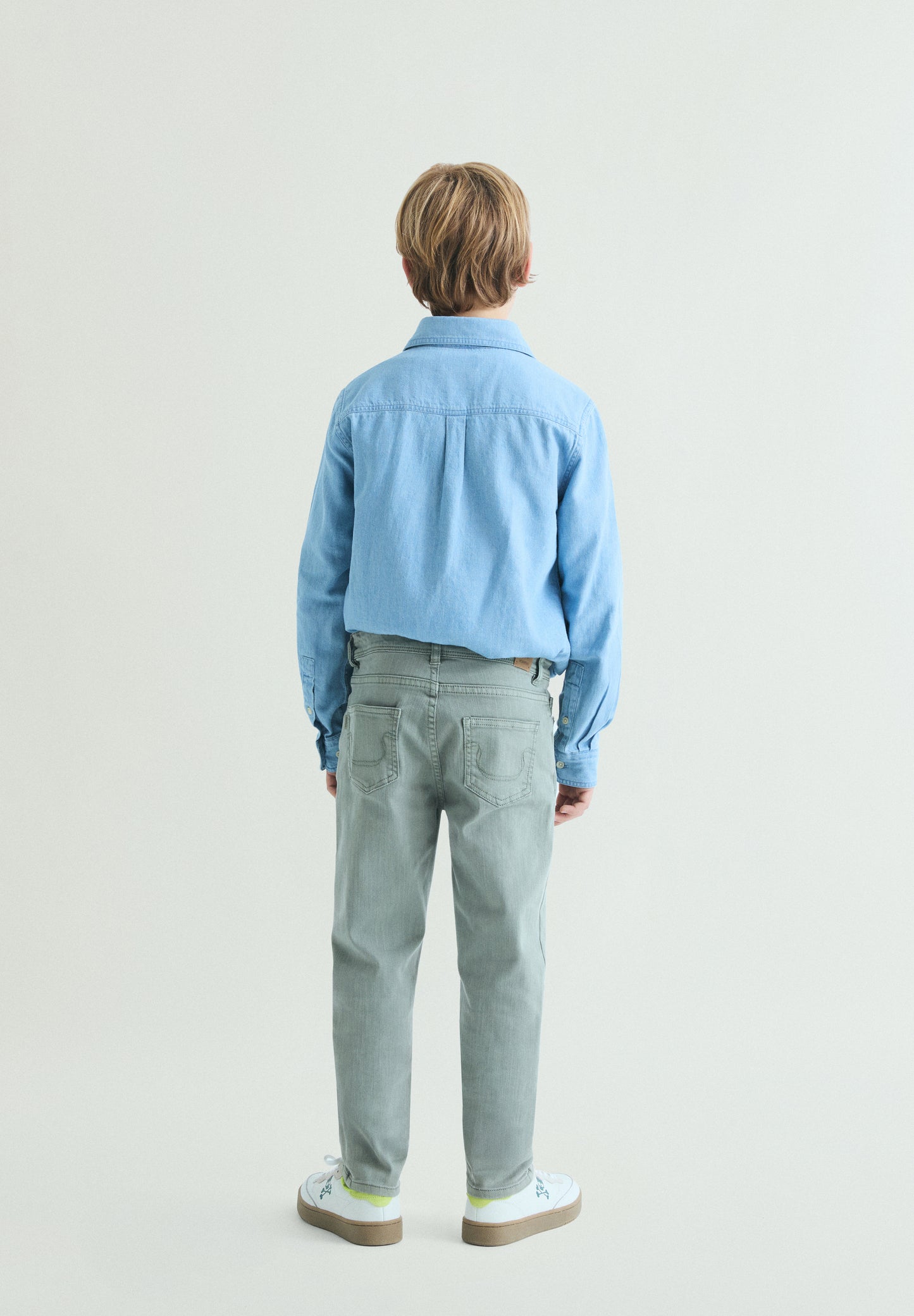 PANTALÓN SLIM FIT DE CINCO BOLSILLOS