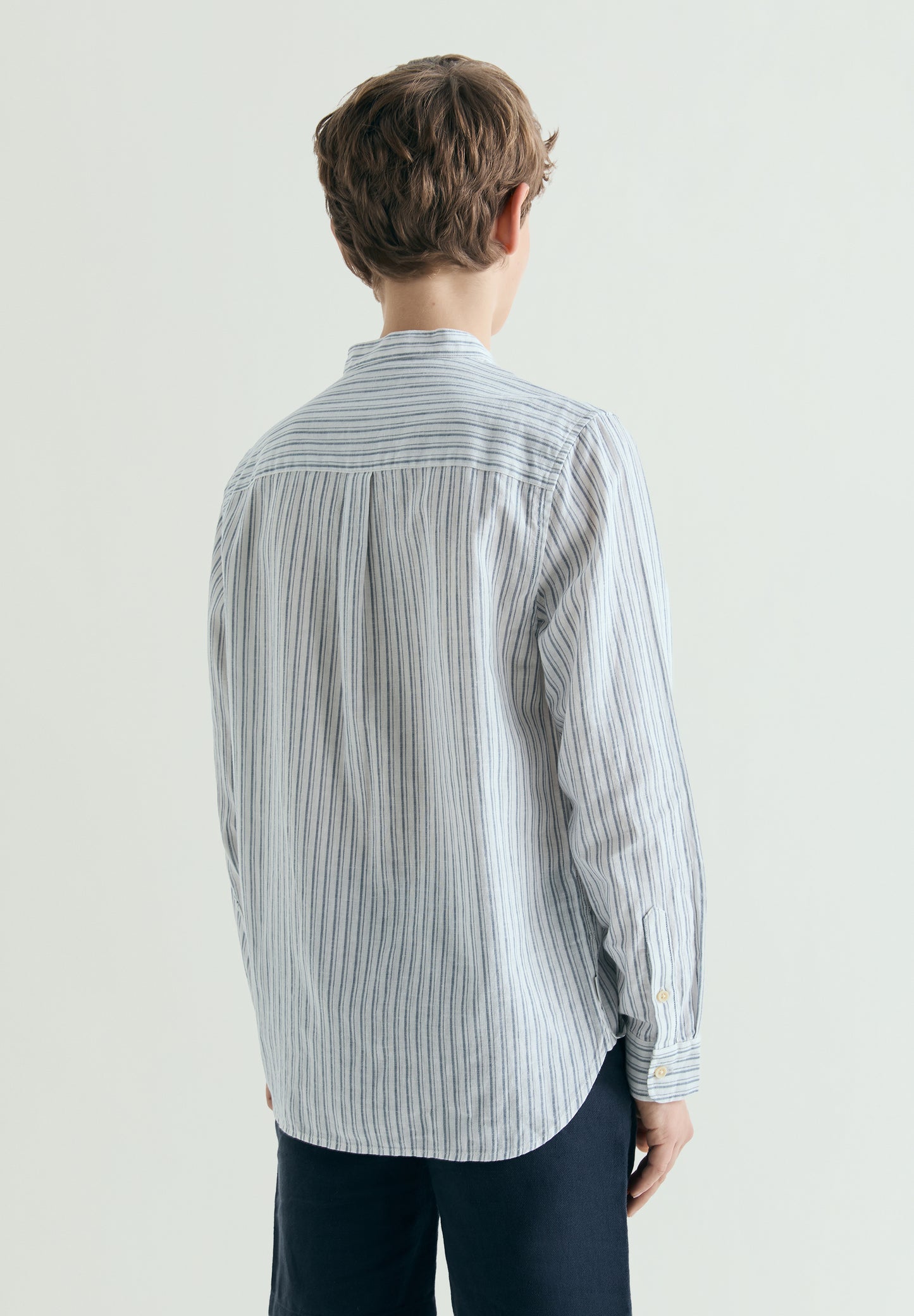 CAMISA DE RAYAS CUELLO MAO