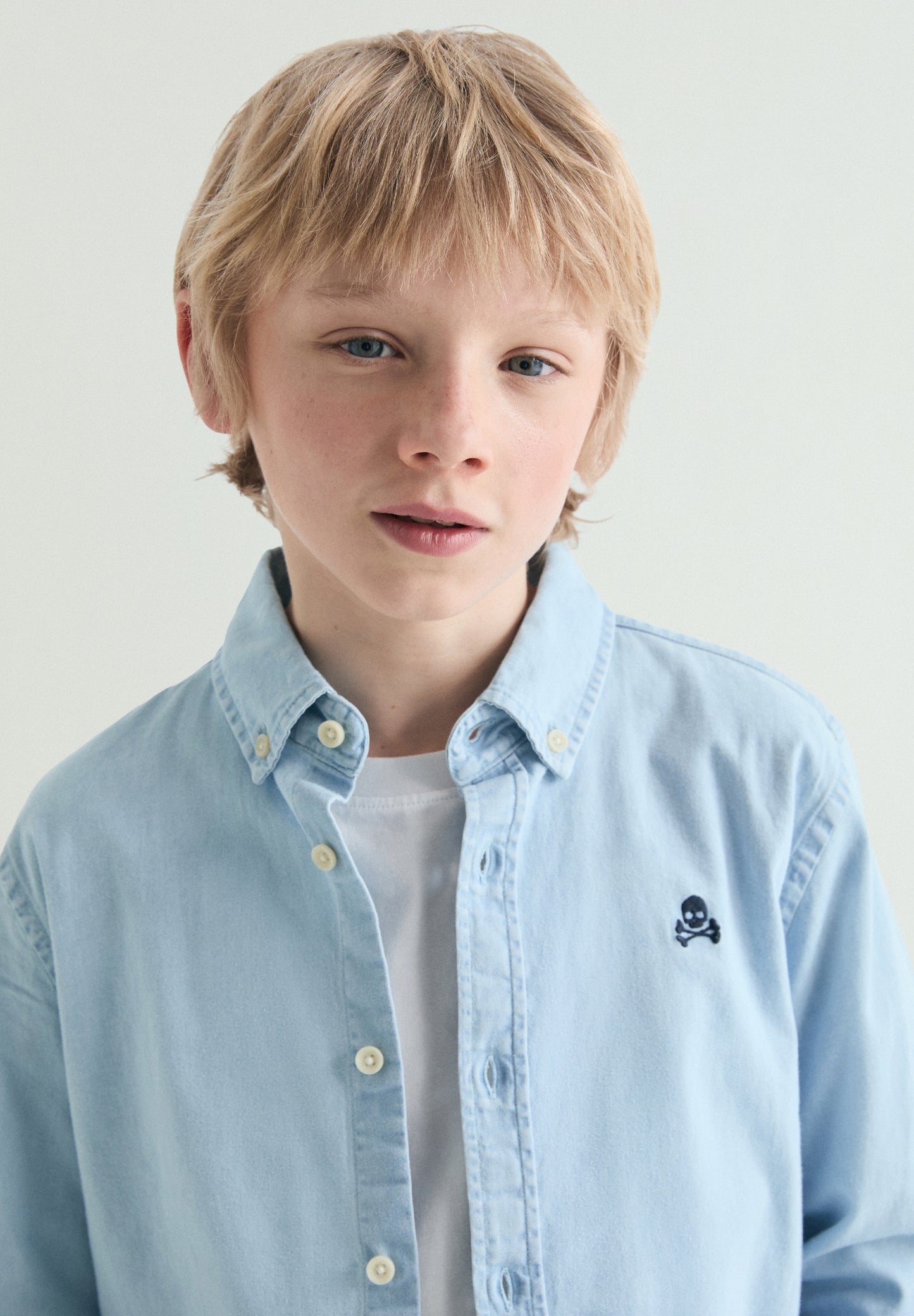 CAMISA DENIM CUELLO BOTONES