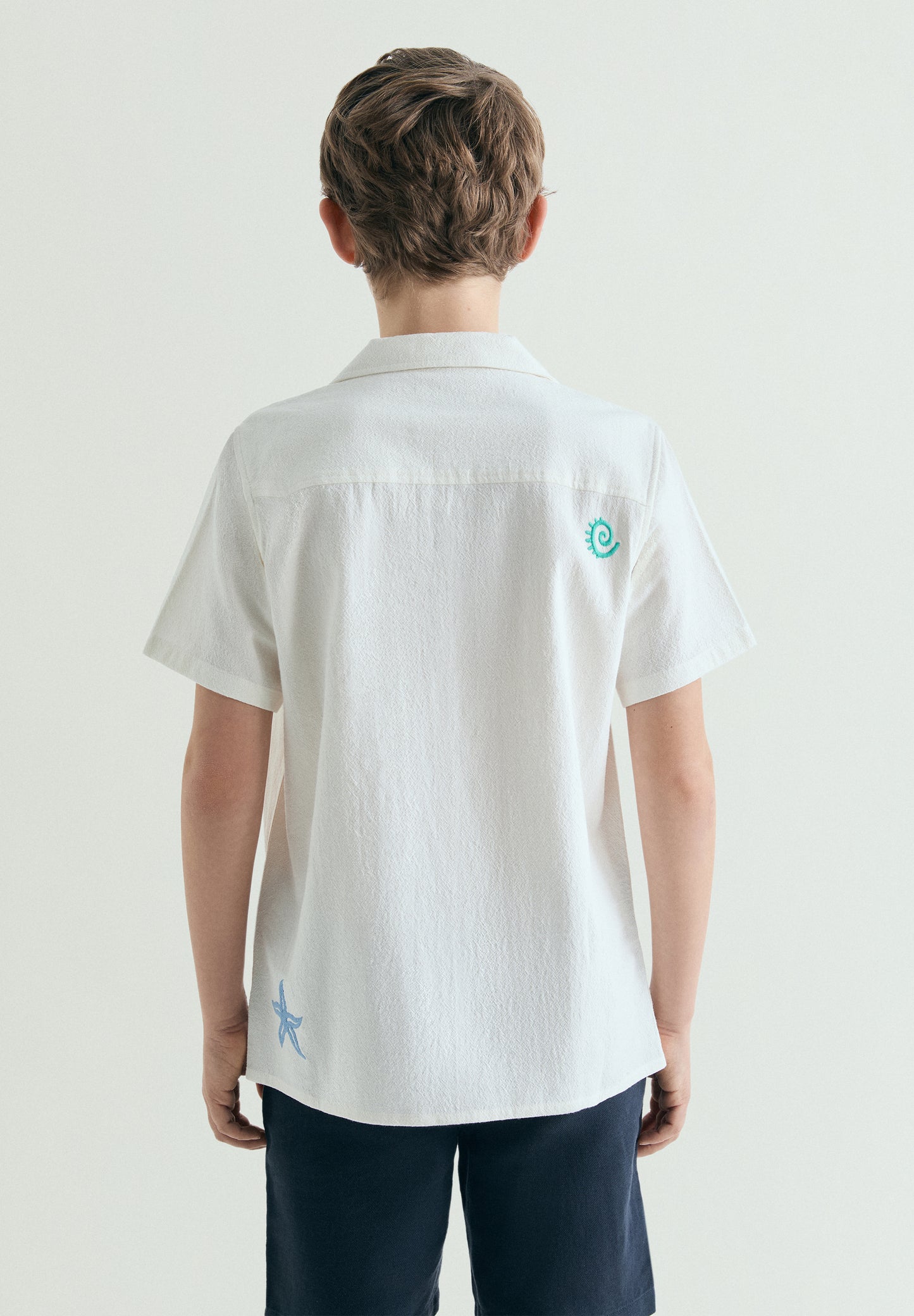 CAMISA MANGA CORTA BORDADOS