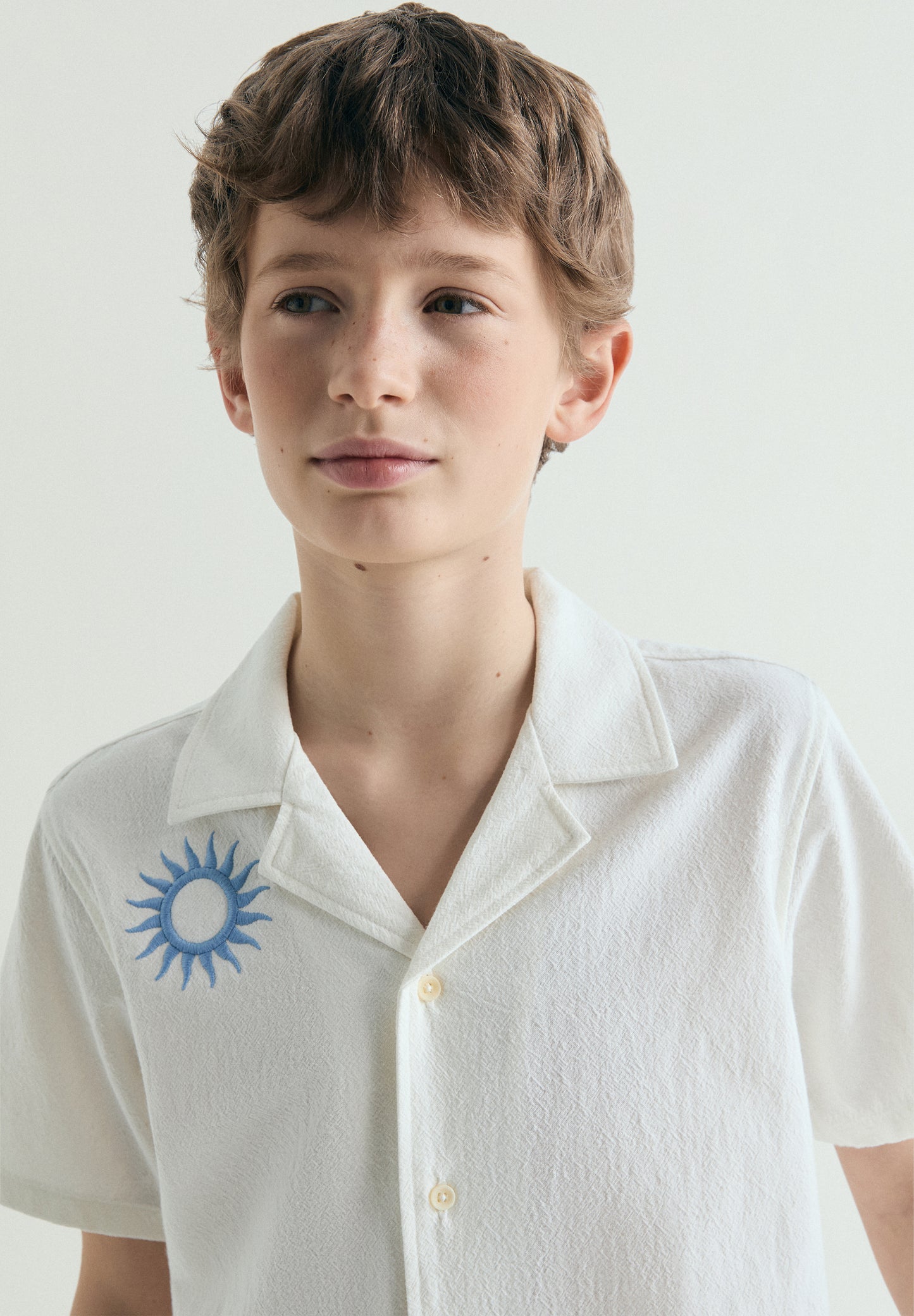 CAMISA MANGA CORTA BORDADOS