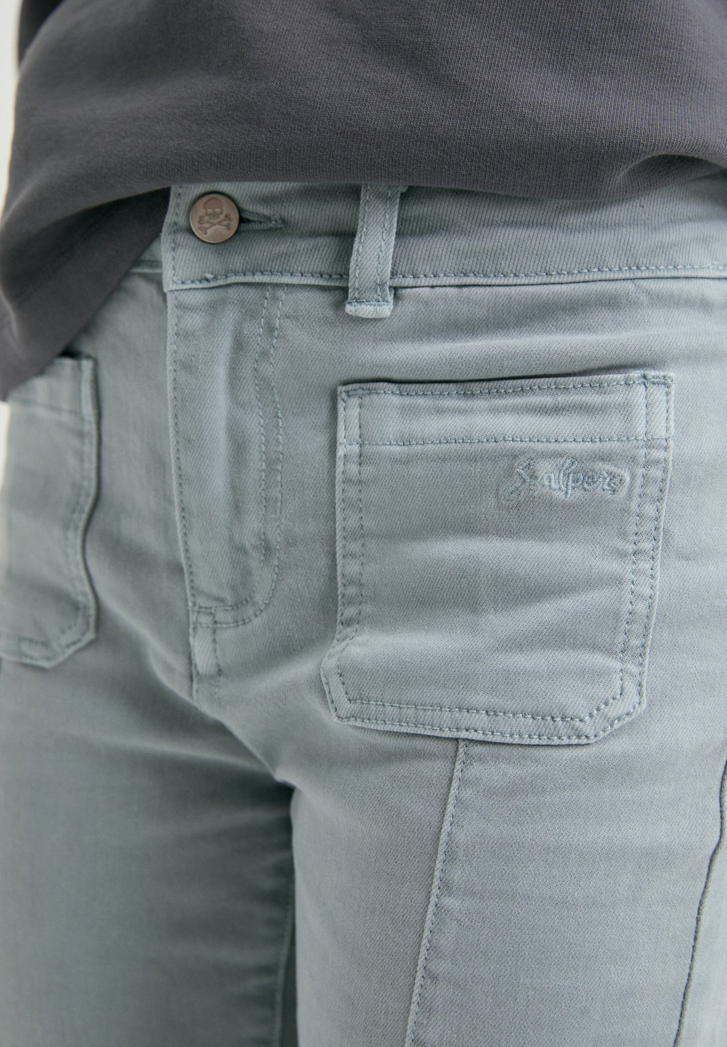 PANTALÓN FLARE COSTURAS