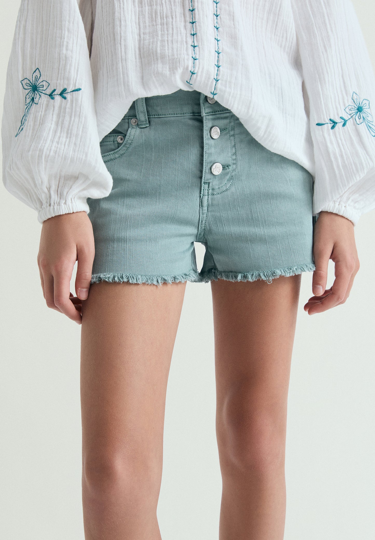 SHORTS DENIM EFECTO LAVADO