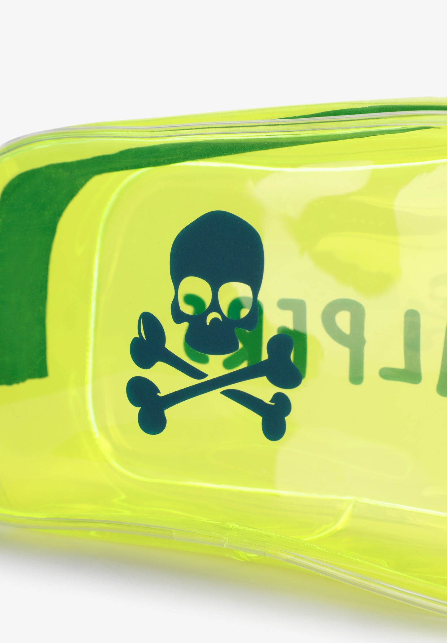 NECESER CON SET DE VIAJE