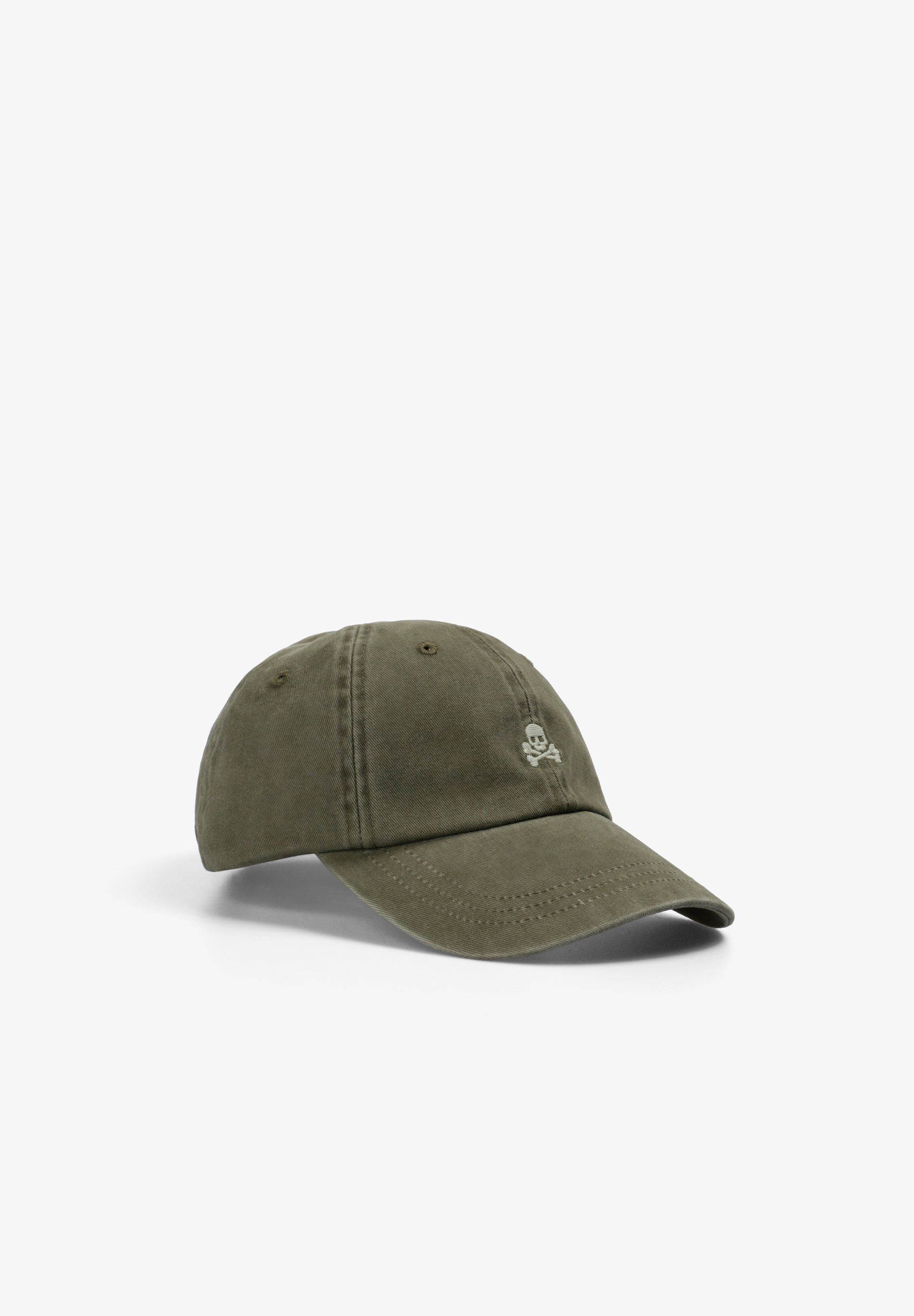 GORRA CALAVERA BORDADA