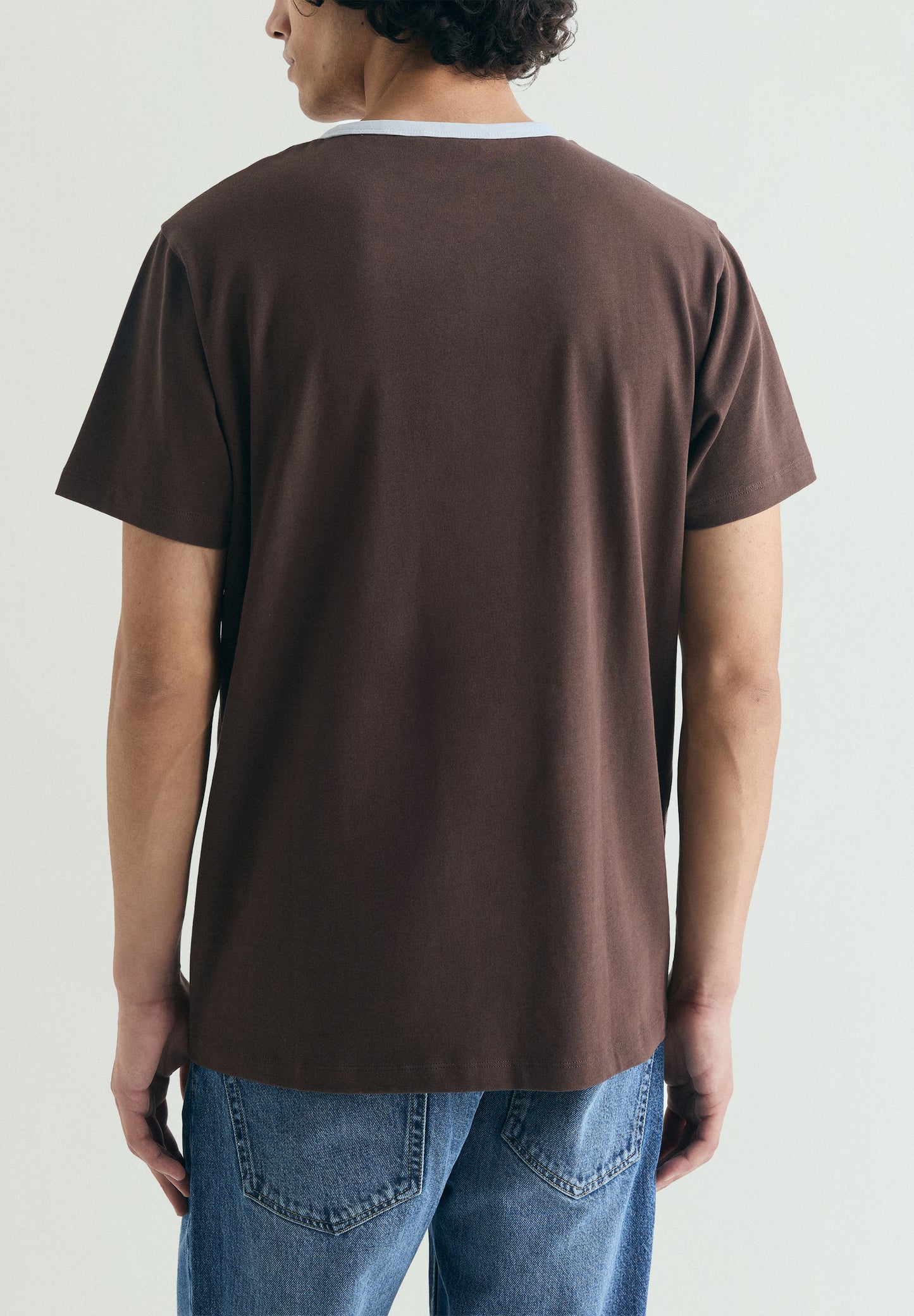 CAMISETA CUELLO CONTRASTE