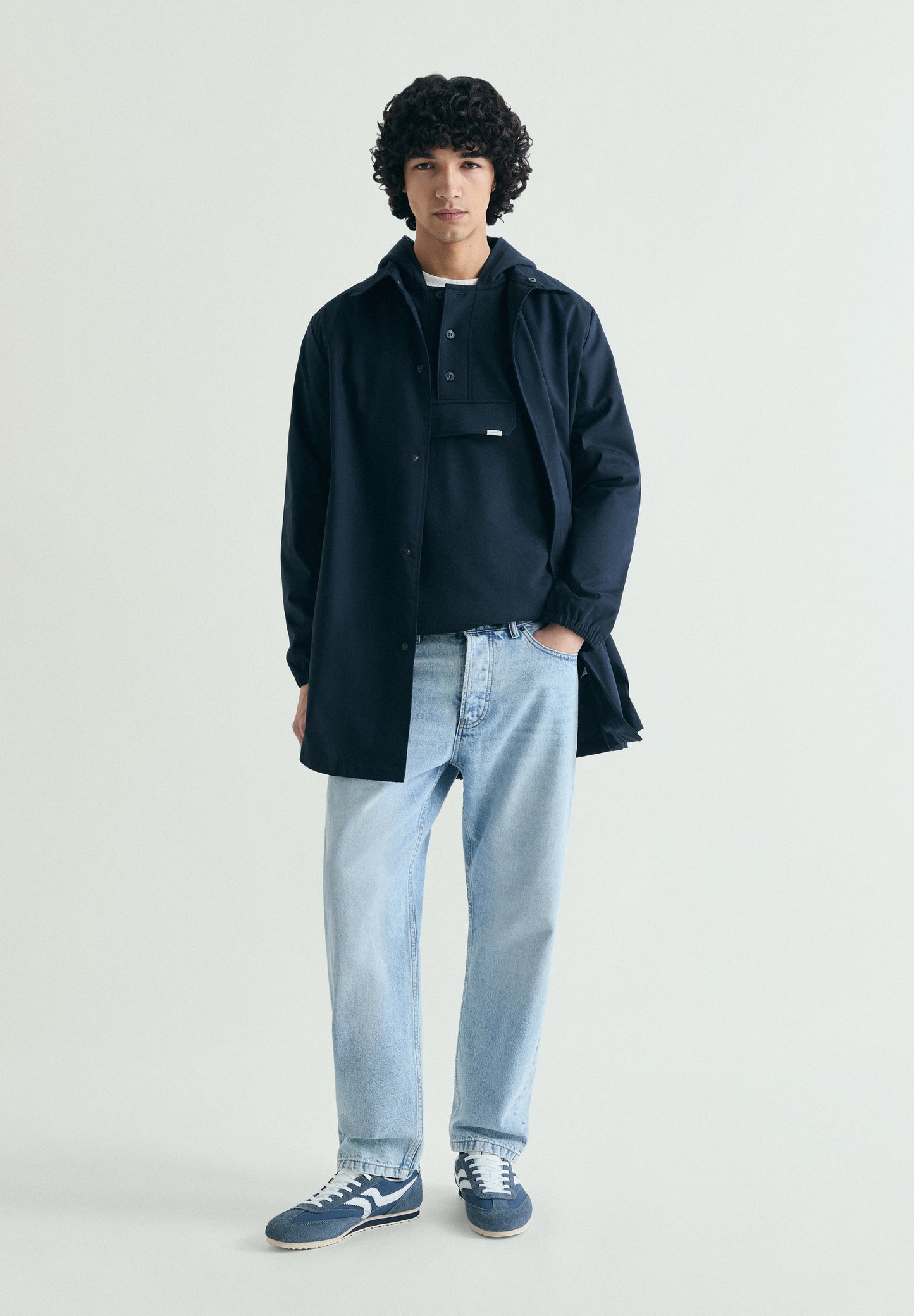 SUDADERA CON CAPUCHA BOLSILLO FRONTAL