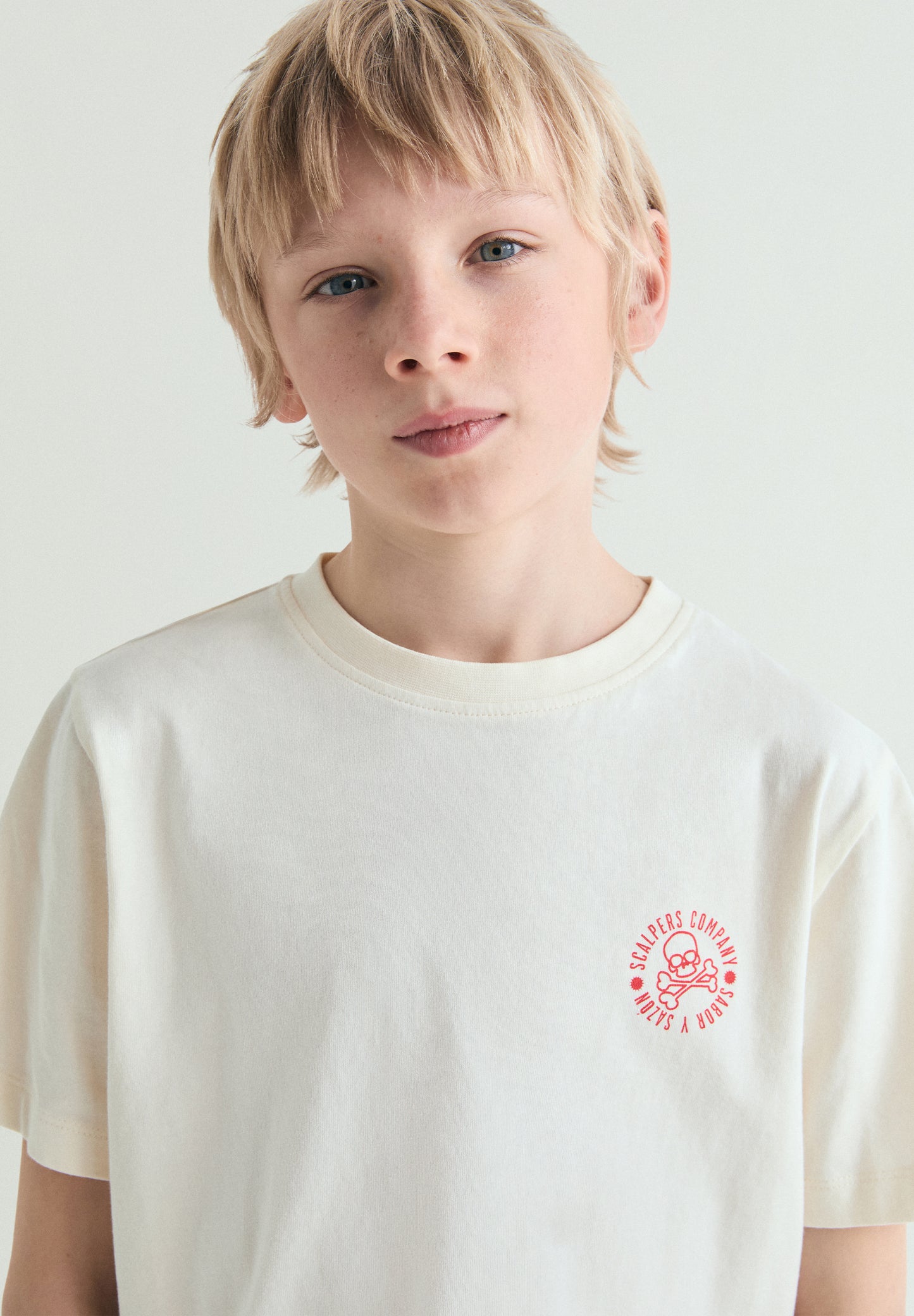 CAMISETA ESTAMPADO CONTRASTE