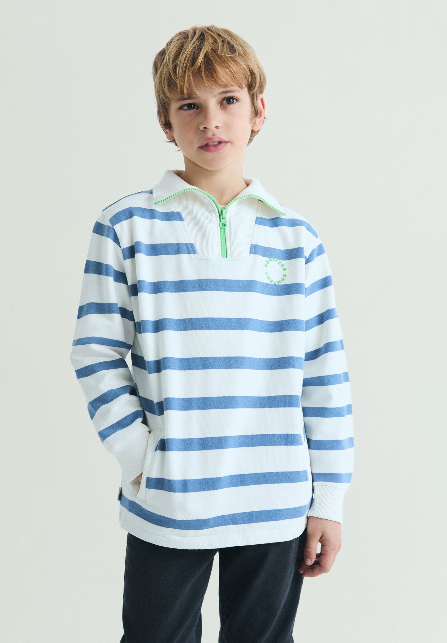 SUDADERA DE RAYAS CON CUELLO POLO