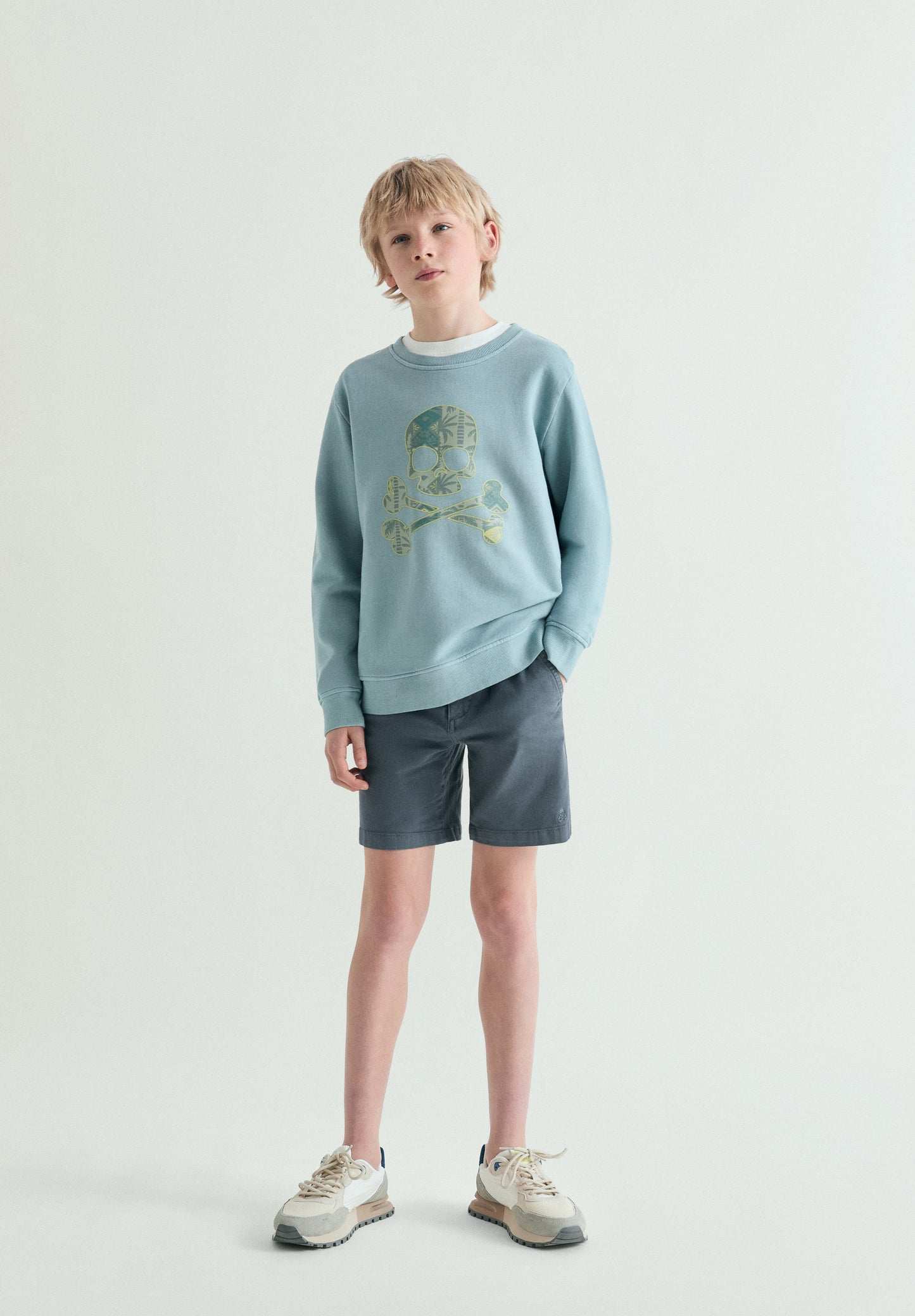 SUDADERA CALAVERA ESTAMPADA