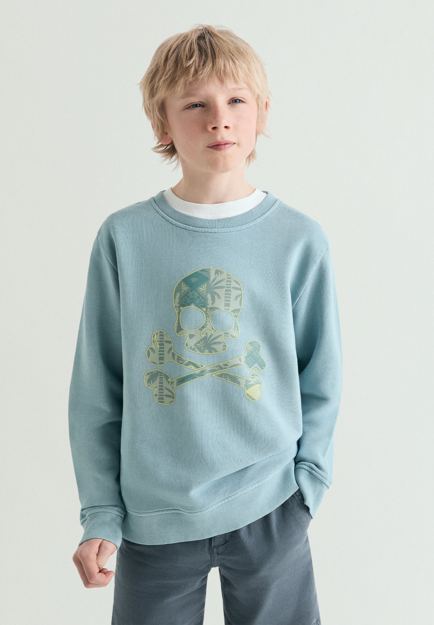 SUDADERA CALAVERA ESTAMPADA