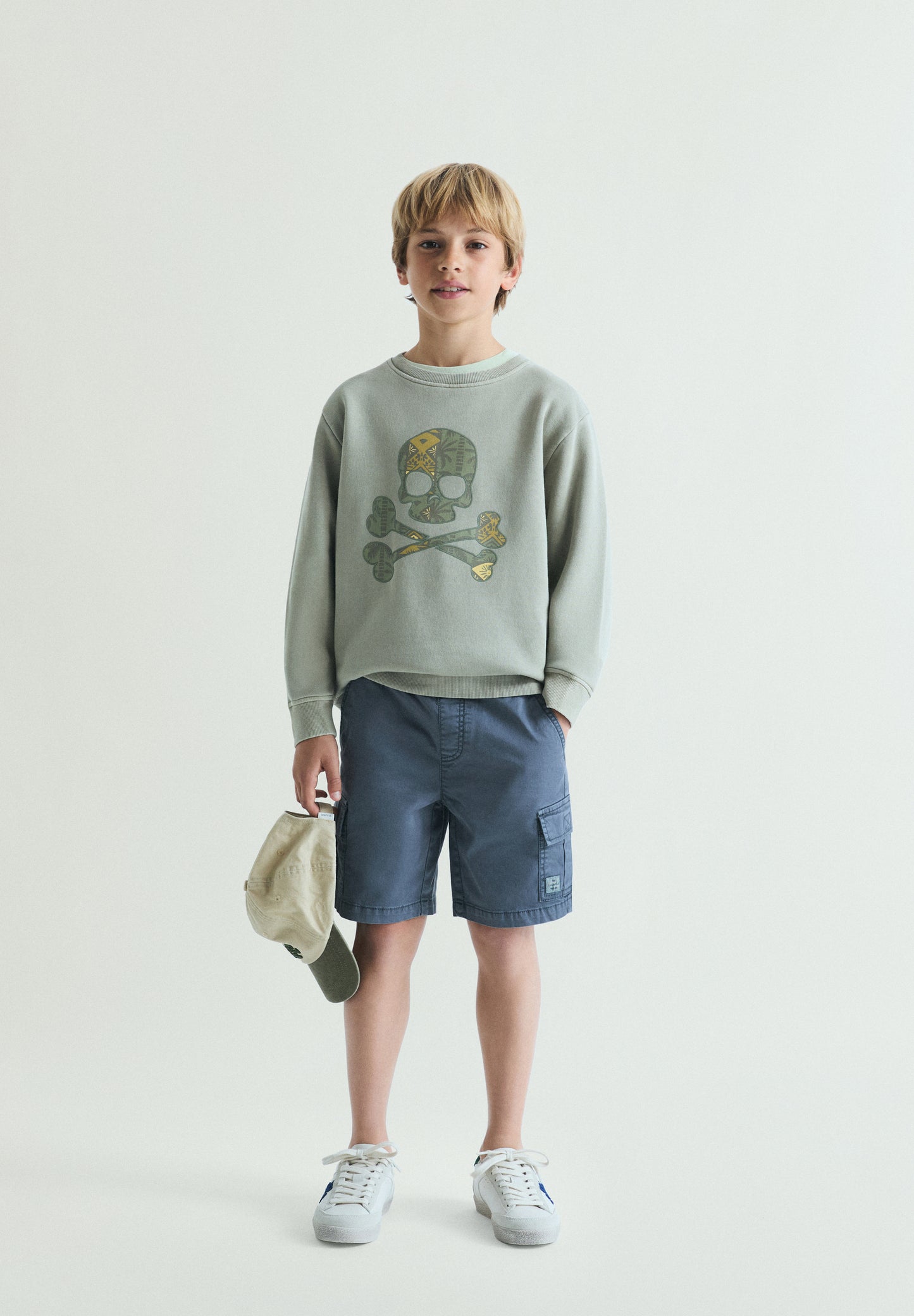 SUDADERA CALAVERA ESTAMPADA