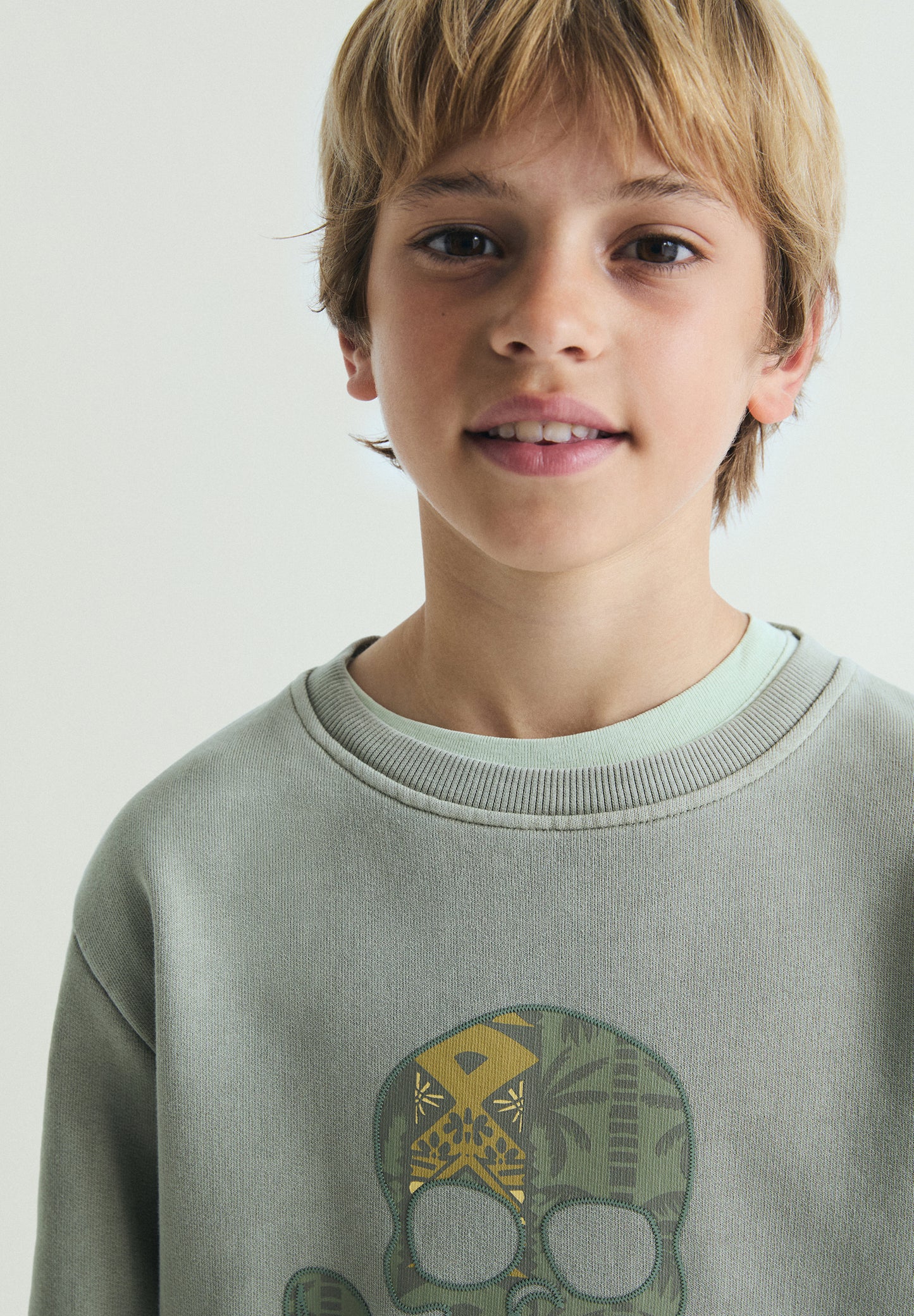 SUDADERA CALAVERA ESTAMPADA