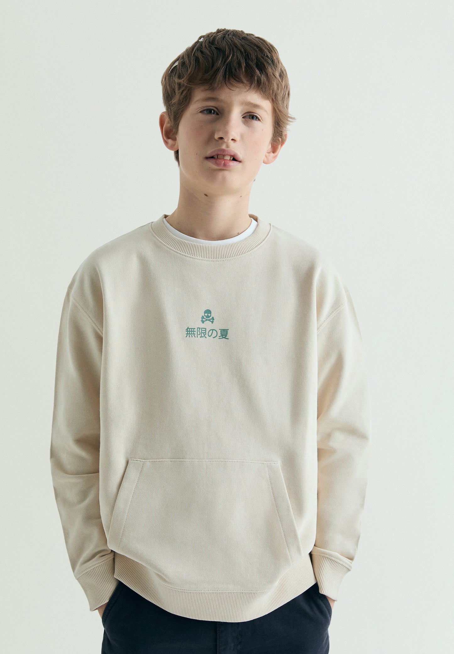SUDADERA PRINT TRASERO BOLSILLO