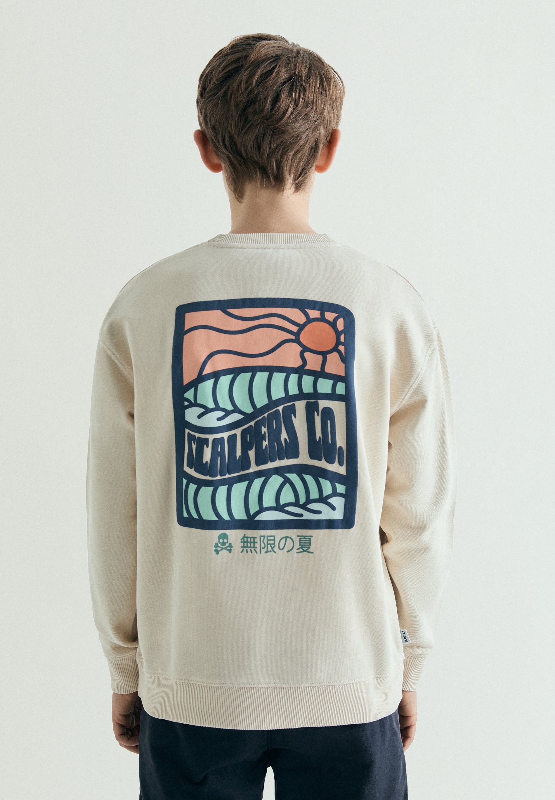 SUDADERA PRINT TRASERO BOLSILLO