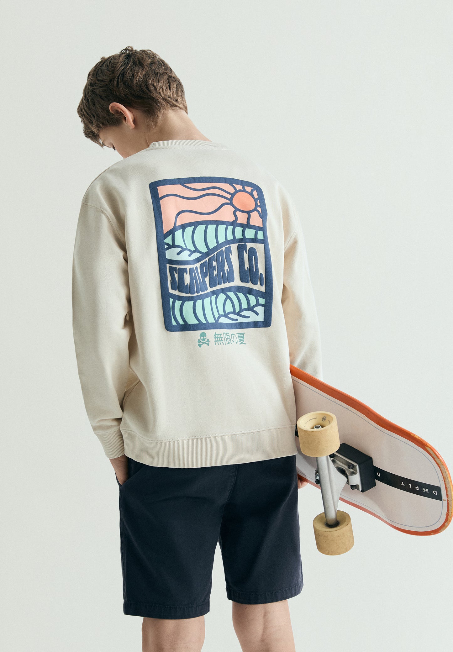 SUDADERA PRINT TRASERO BOLSILLO