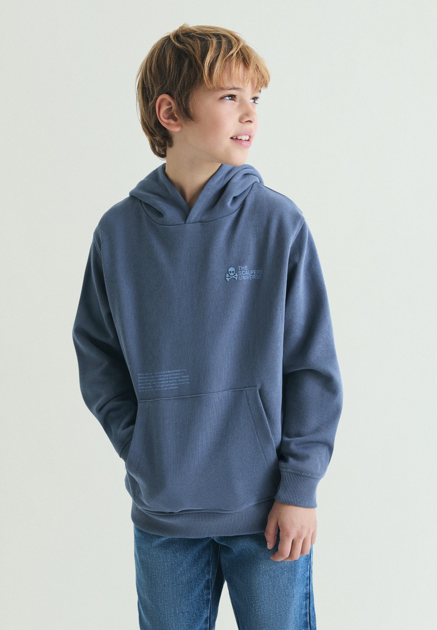 SUDADERA CON CAPUCHA ESTAMPADO CALAVERA