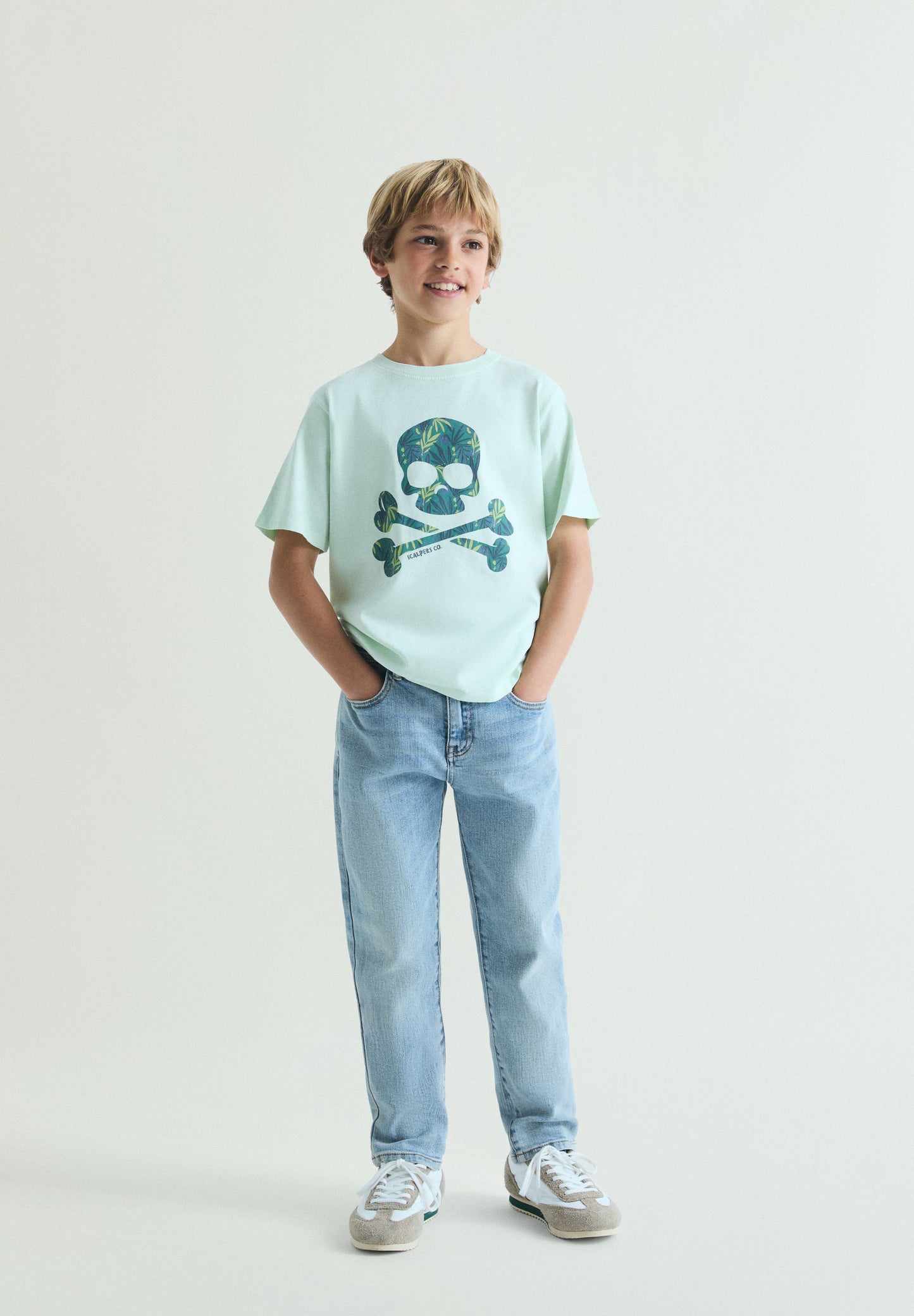 CAMISETA CALAVERA ESTAMPADO TROPICAL