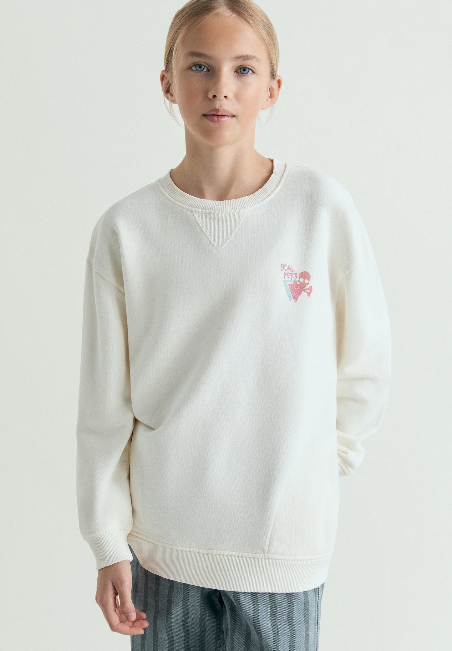 SUDADERA ESTAMPADO TRASERO