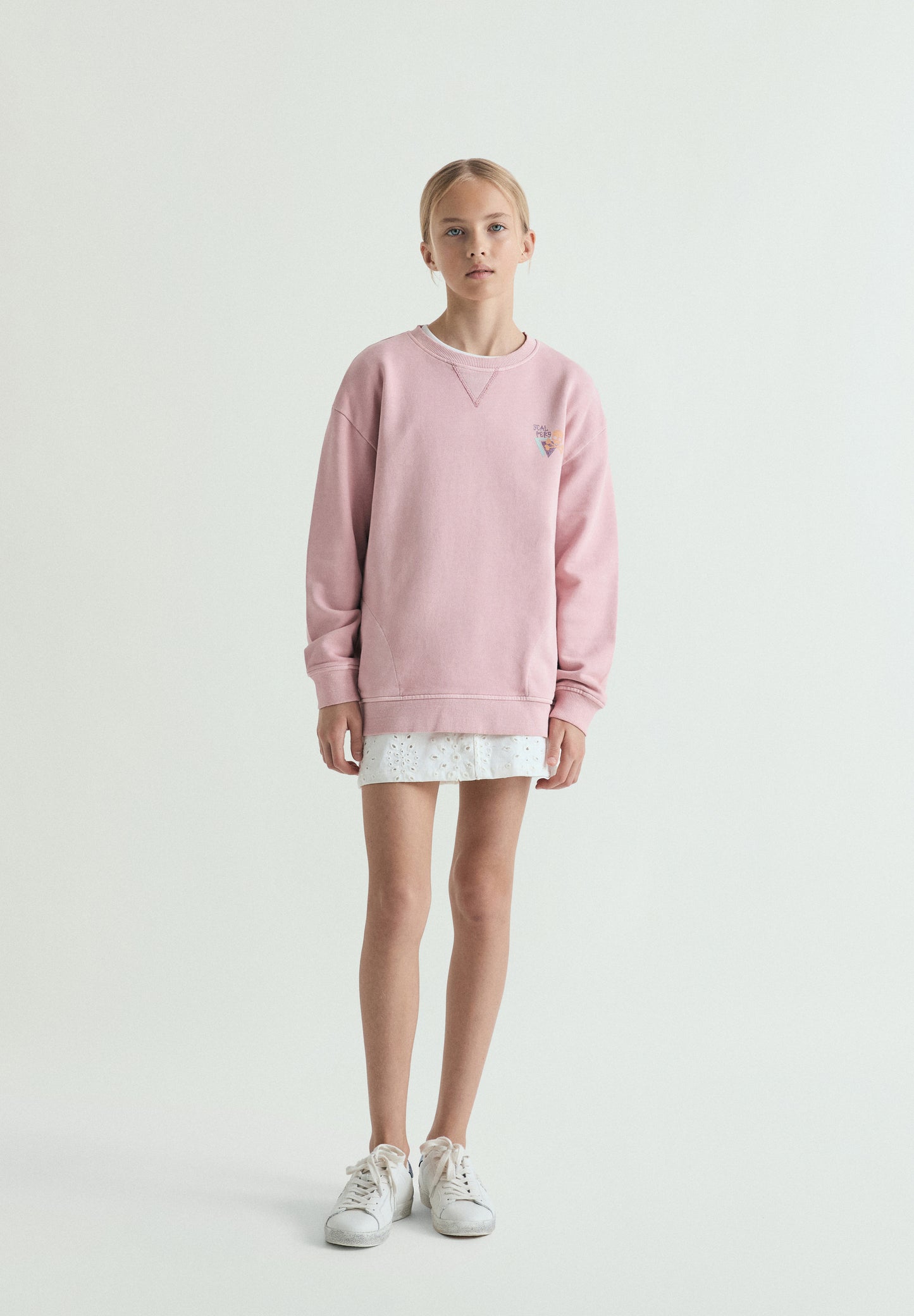 SUDADERA ESTAMPADO TRASERO