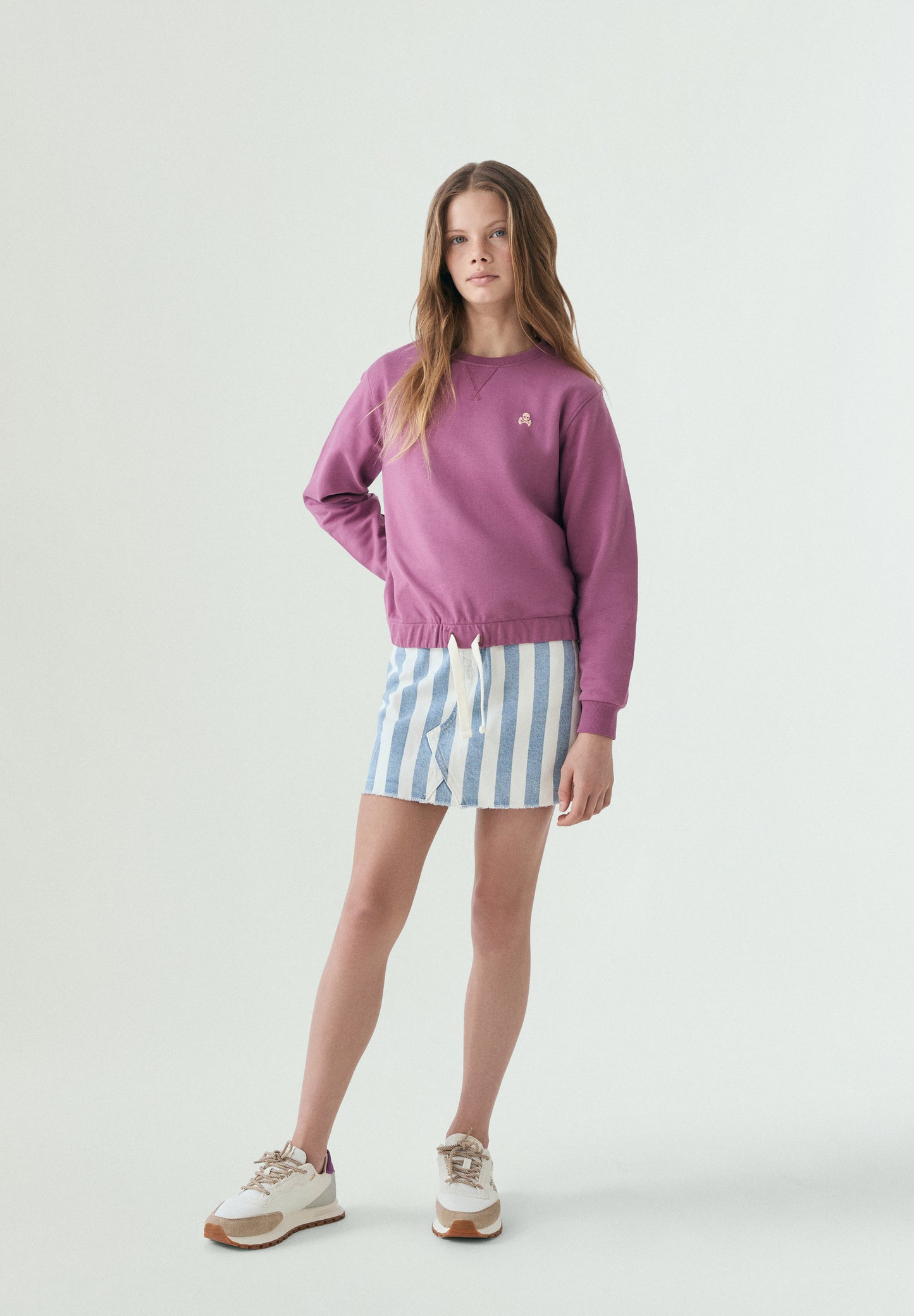 SUDADERA CORDÓN AJUSTABLE